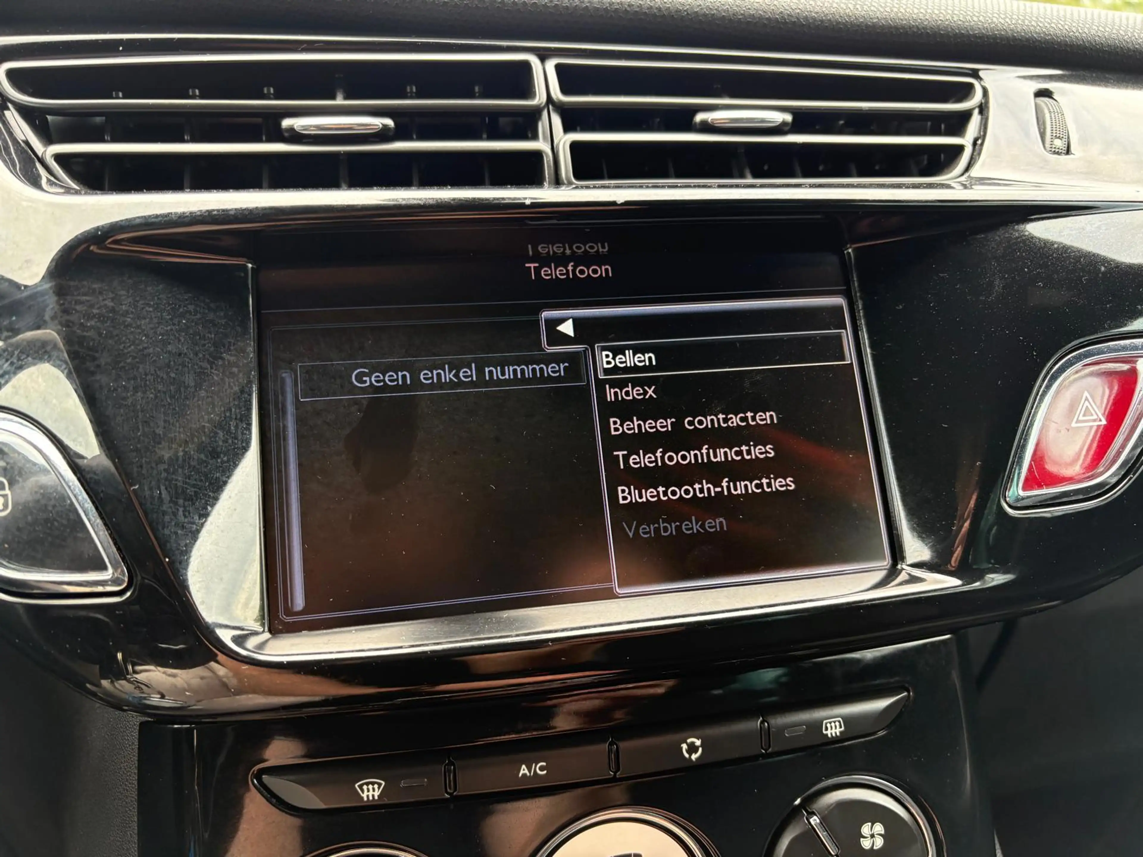 Citroen DS3 1.2 PureTech So Chic | PDC | Navi | Airco | Cruise — photo 22