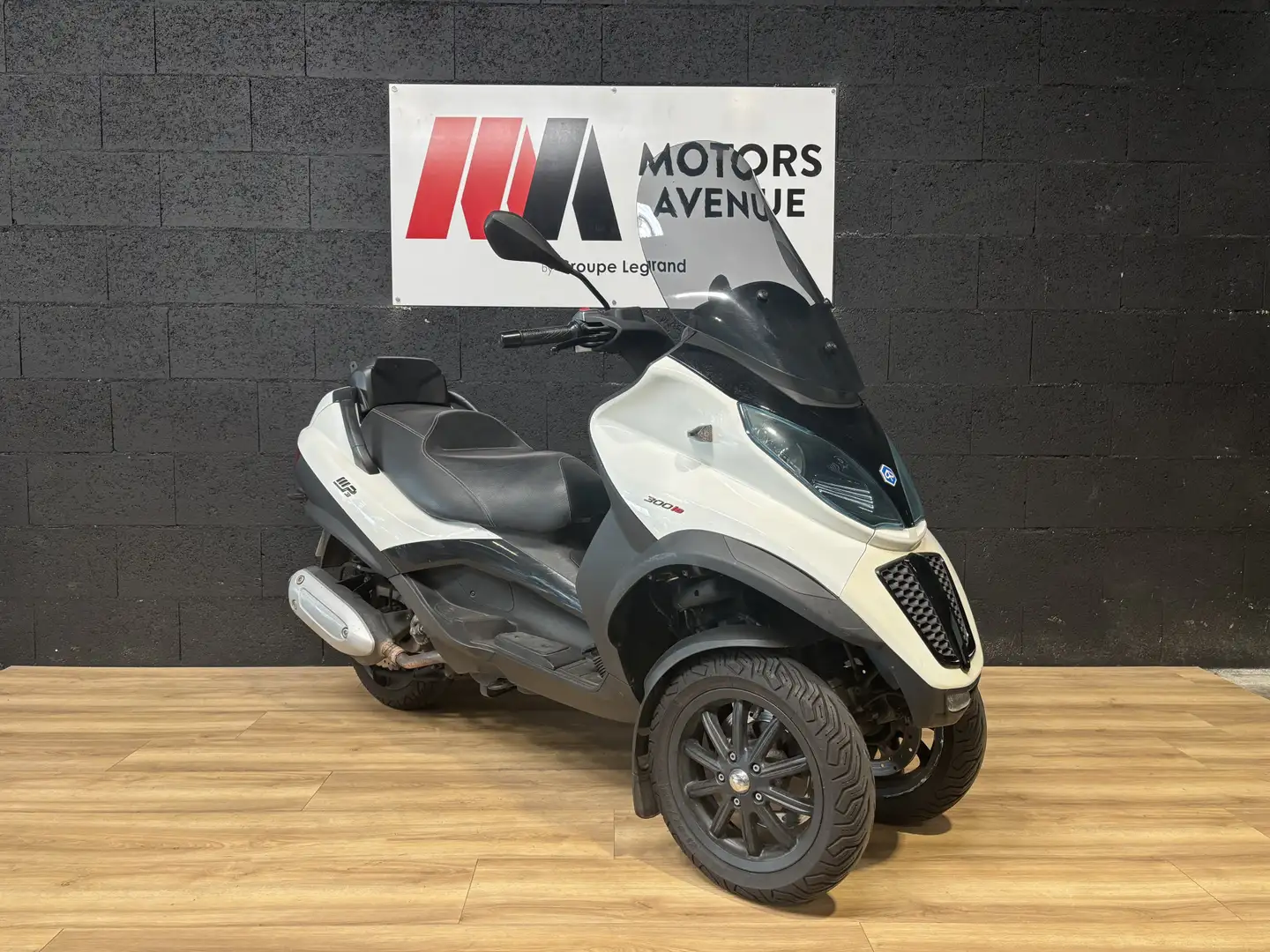 Piaggio MP3 300 - 1