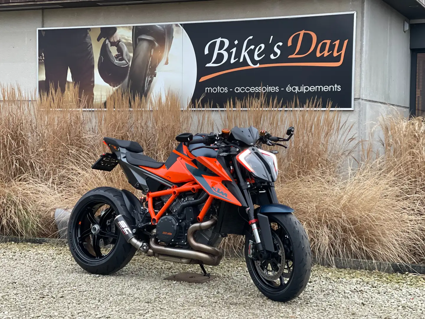 KTM 1290 Super Duke R - 1