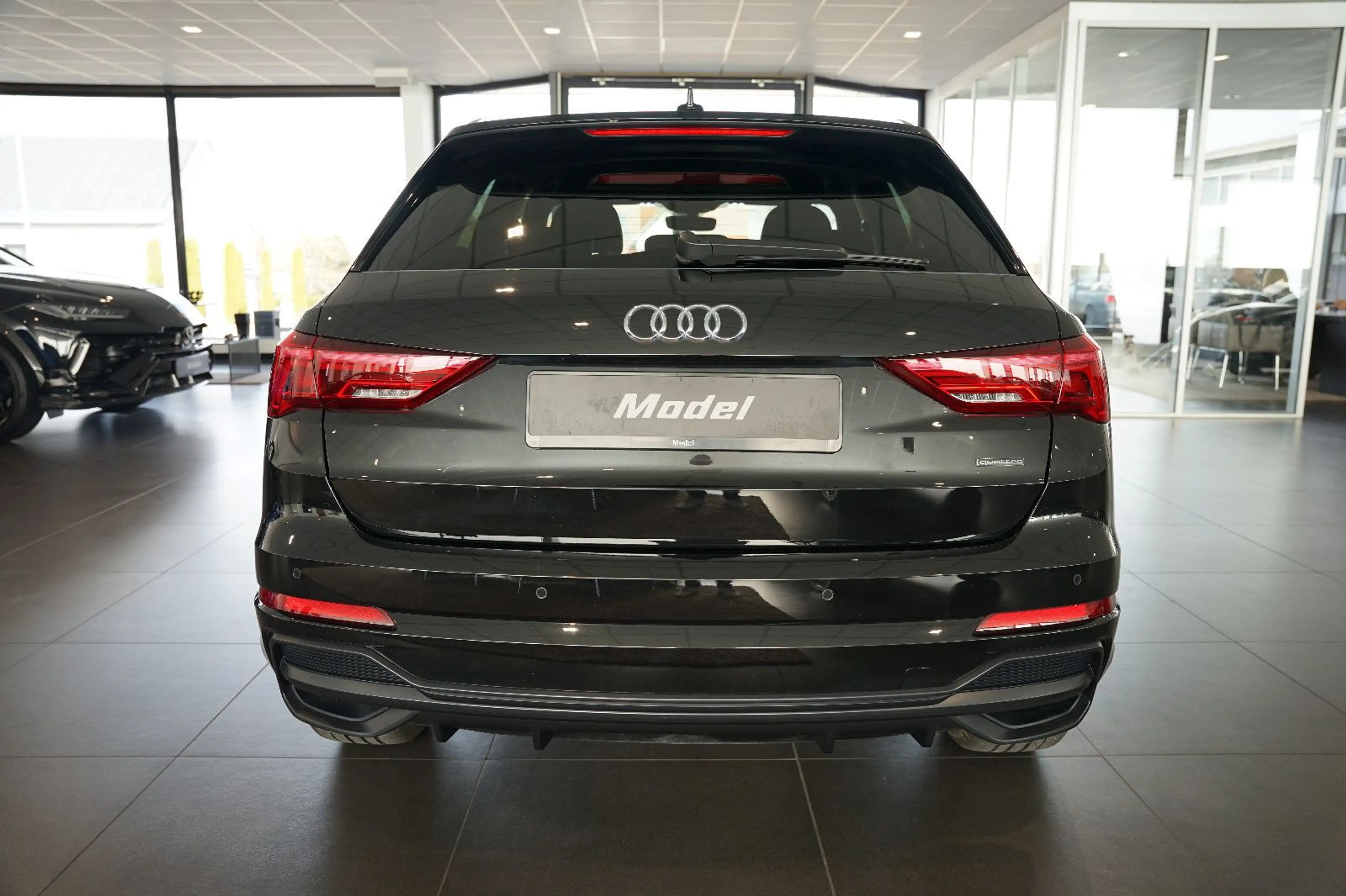 Audi Q3 40 TFSI quattro S line | MMI Navi | Matrix — photo 5