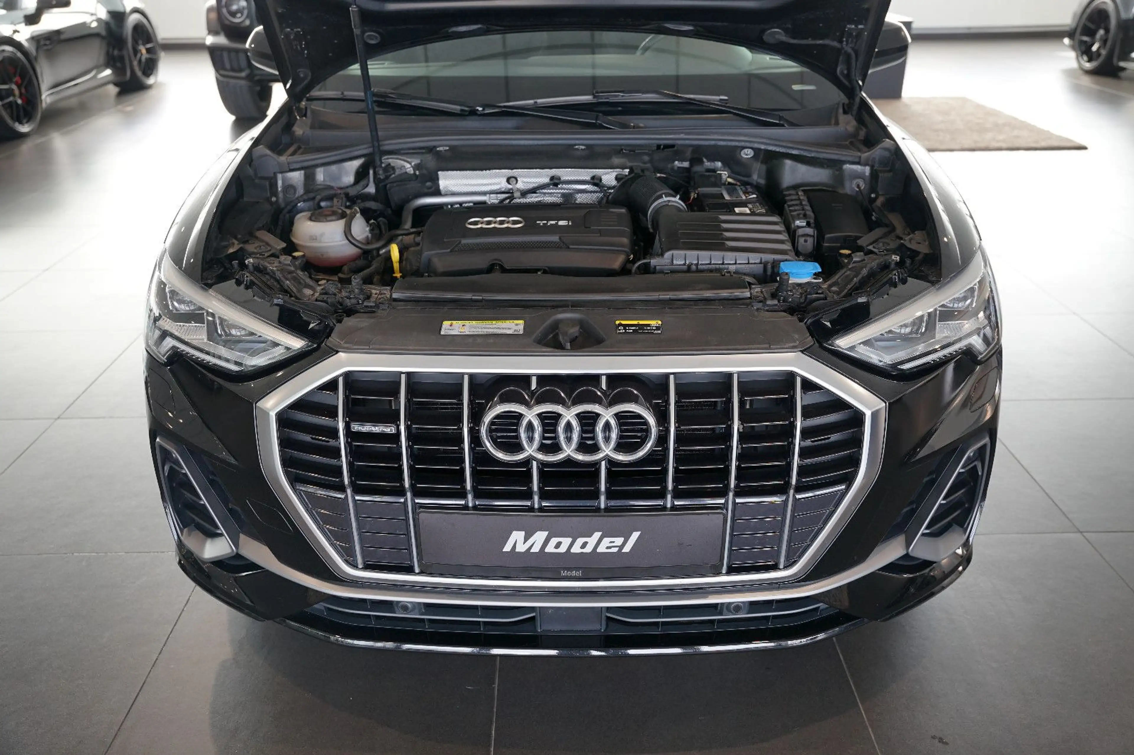 Audi Q3 40 TFSI quattro S line | MMI Navi | Matrix — photo 4