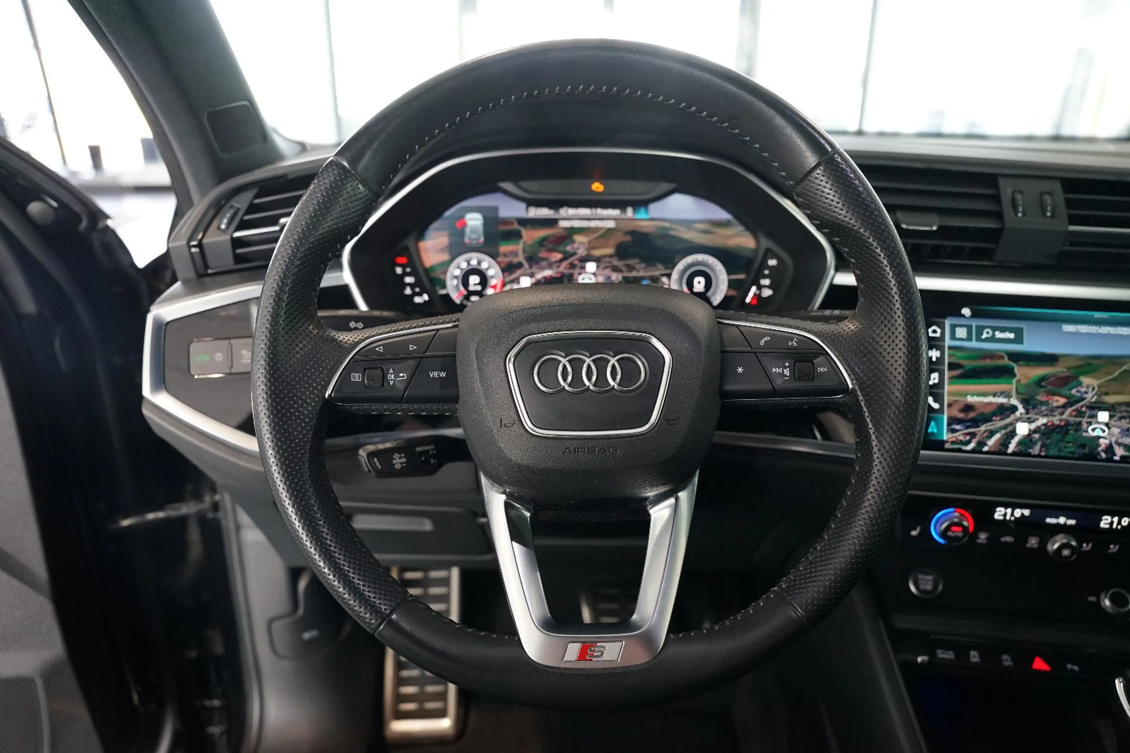 Audi Q3 40 TFSI quattro S line | MMI Navi | Matrix — photo 14