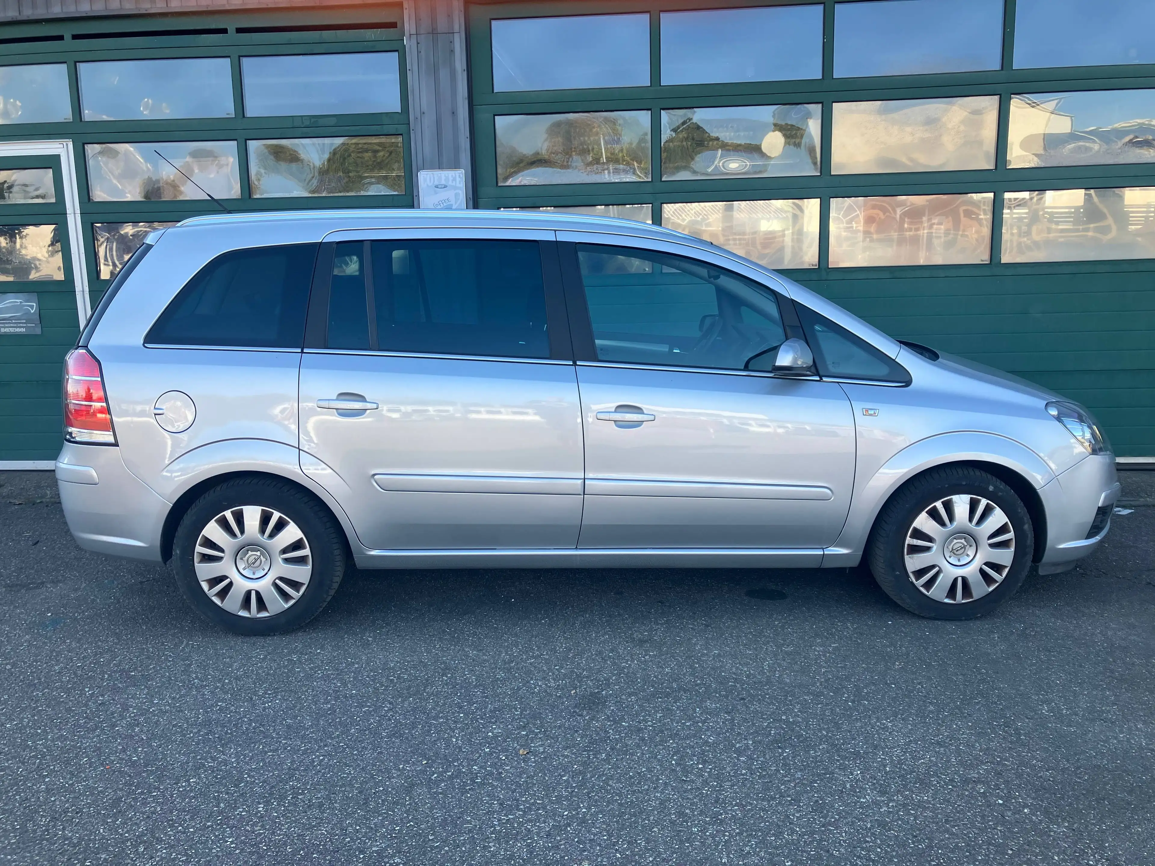 Opel Zafira 1.6 Edition Klima 7-Sitzer AHK Zahnriemen Neu — photo 7