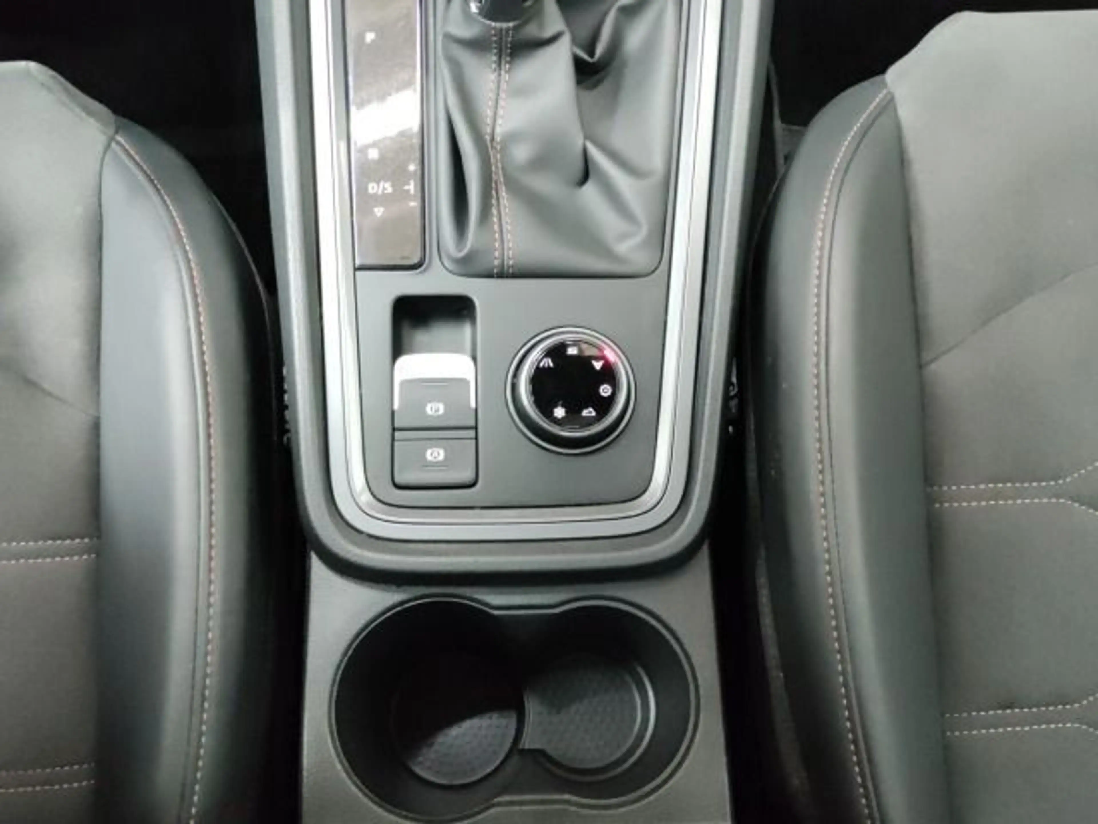 CUPRA Ateca 2.0 TSI DSG 4D PANO BEATS KAMERA DCC — photo 11