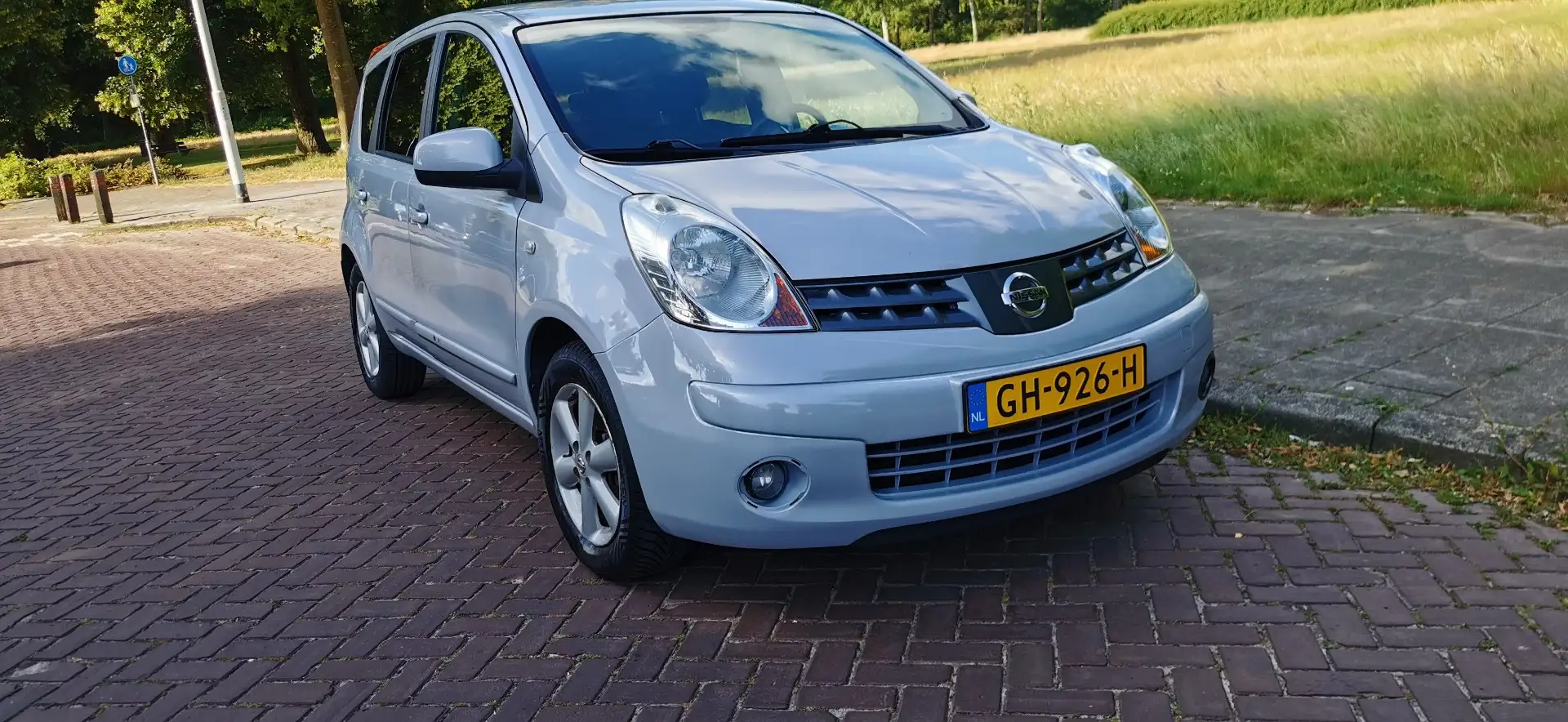 Nissan Note 1.4 Visia nieuwe APK tot 27/6/2026, ijskoude Airco Grijs - 1