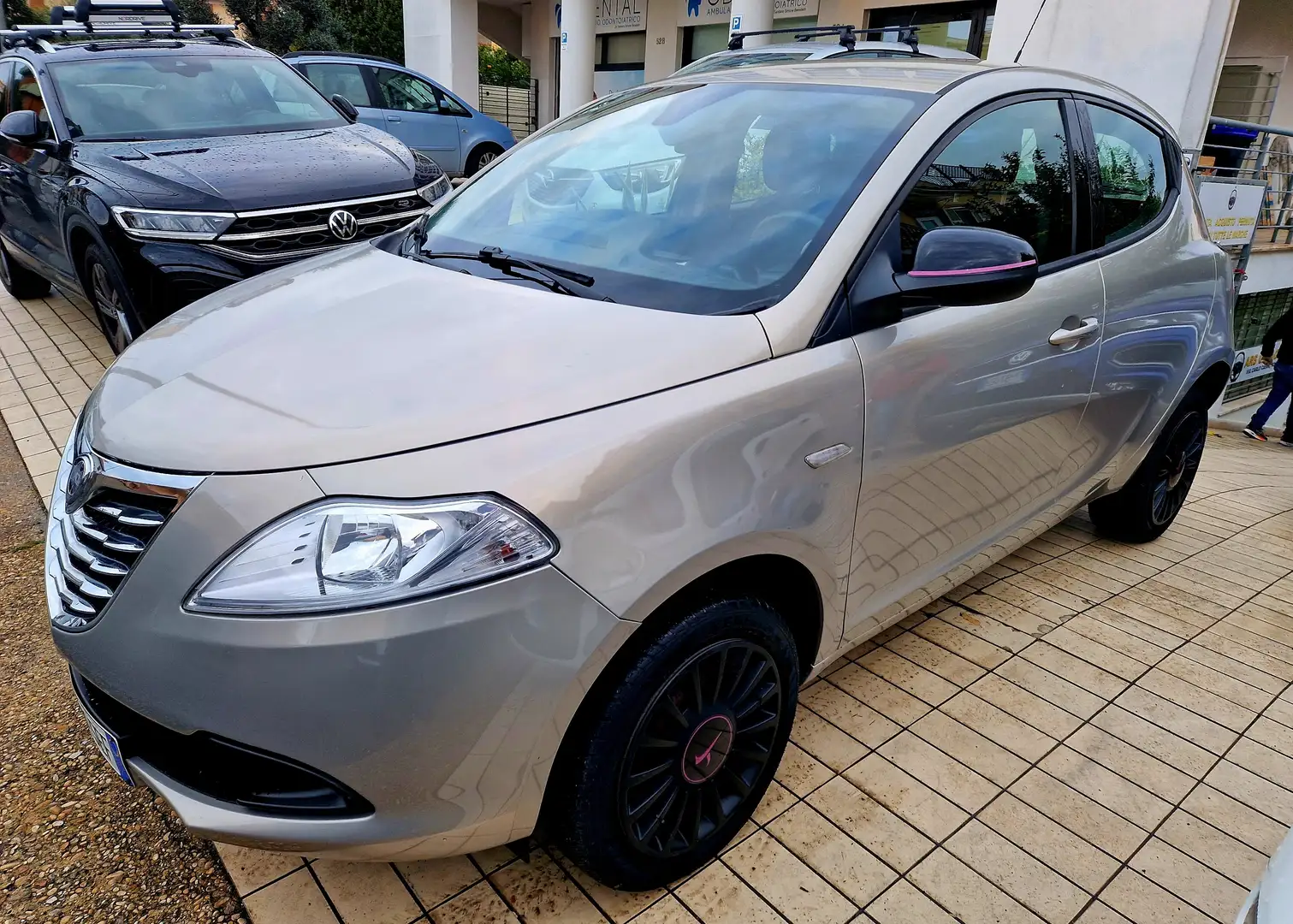 Lancia Ypsilon Ypsilon III 2011 0.9 t.air Elefantino metano 80cv Grigio - 2