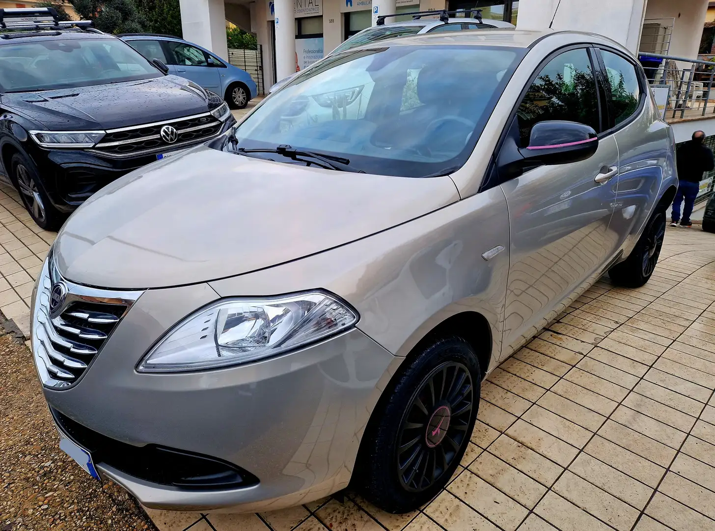 Lancia Ypsilon Ypsilon III 2011 0.9 t.air Elefantino metano 80cv Grigio - 1