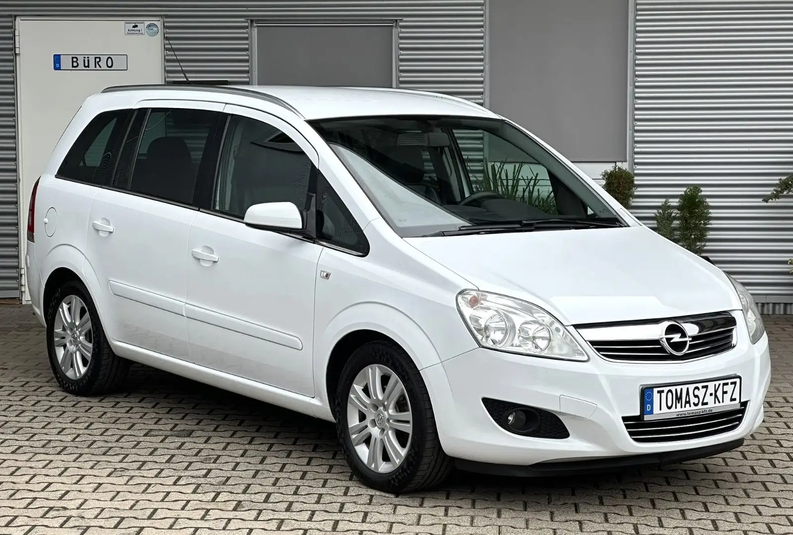 Opel Zafira B 1.6 EcoFlex Cosmo*7-Sitzer*Leder*Navi Blanc - 1