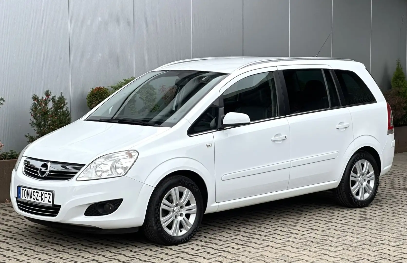 Opel Zafira B 1.6 EcoFlex Cosmo*7-Sitzer*Leder*Navi Blanc - 2