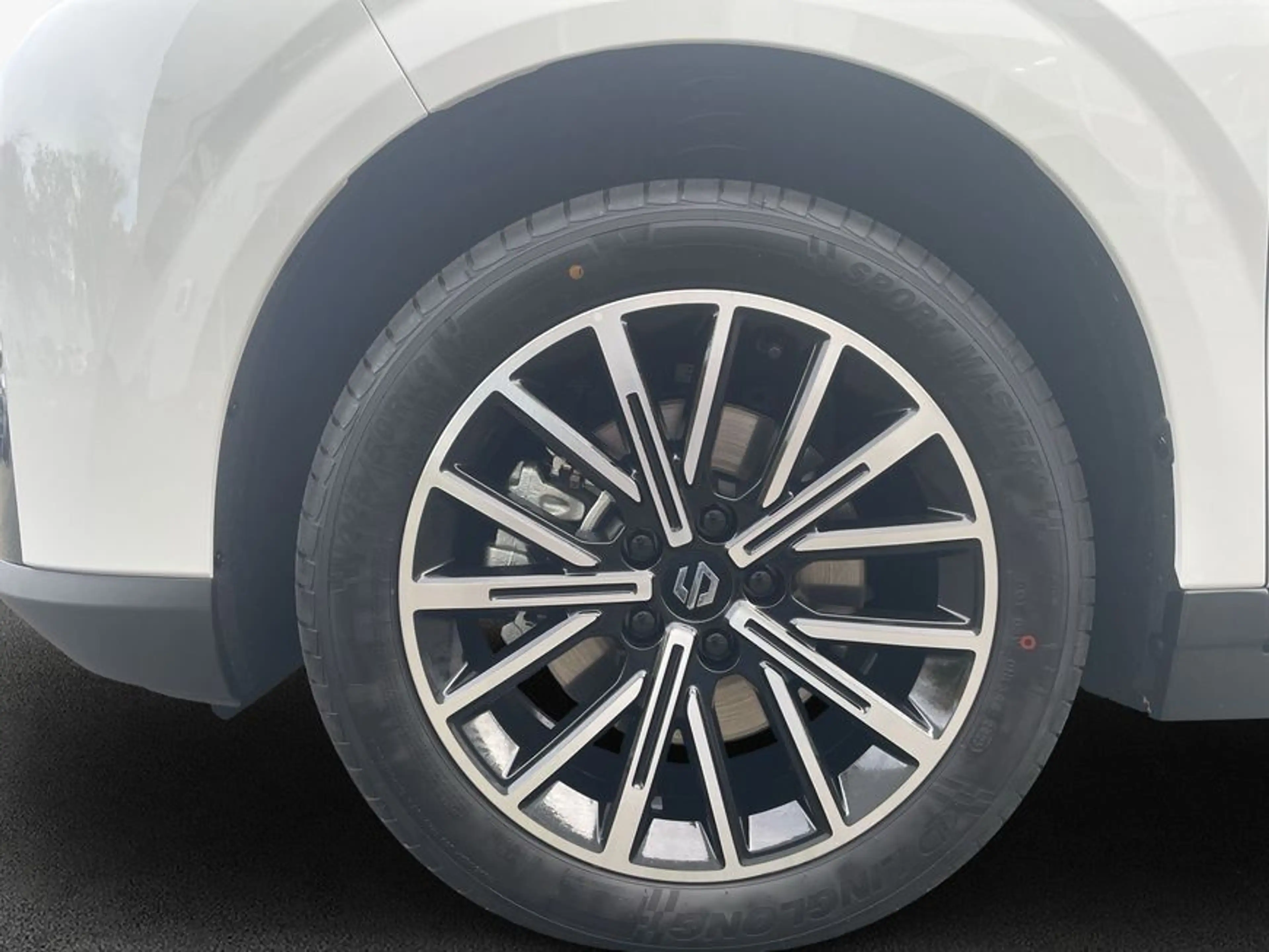Leapmotor B10 67,1 kWh Design Pro Max — photo 7