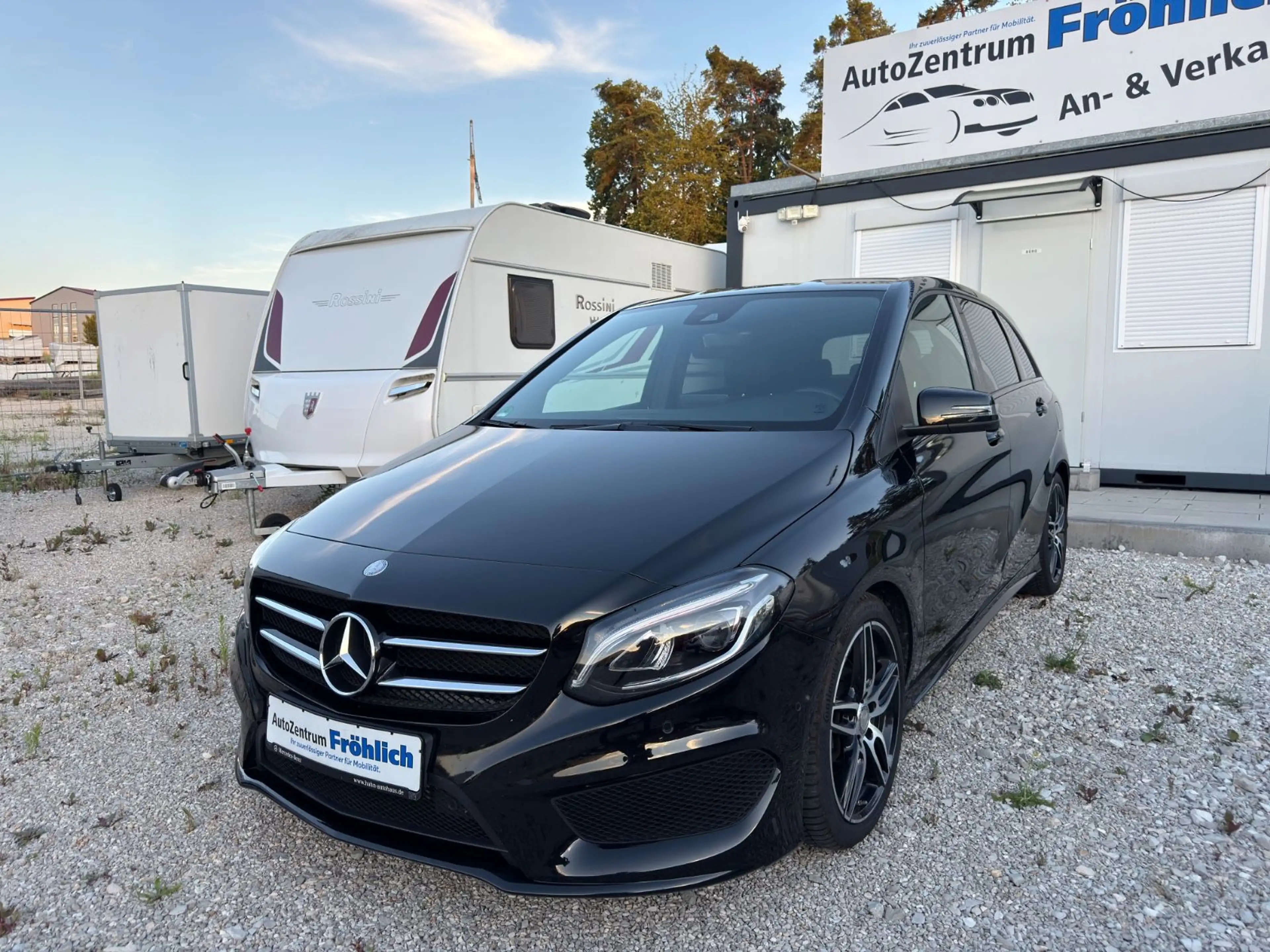 Mercedes-Benz B 200 *Amg-Line*AHK*LED* — photo 3