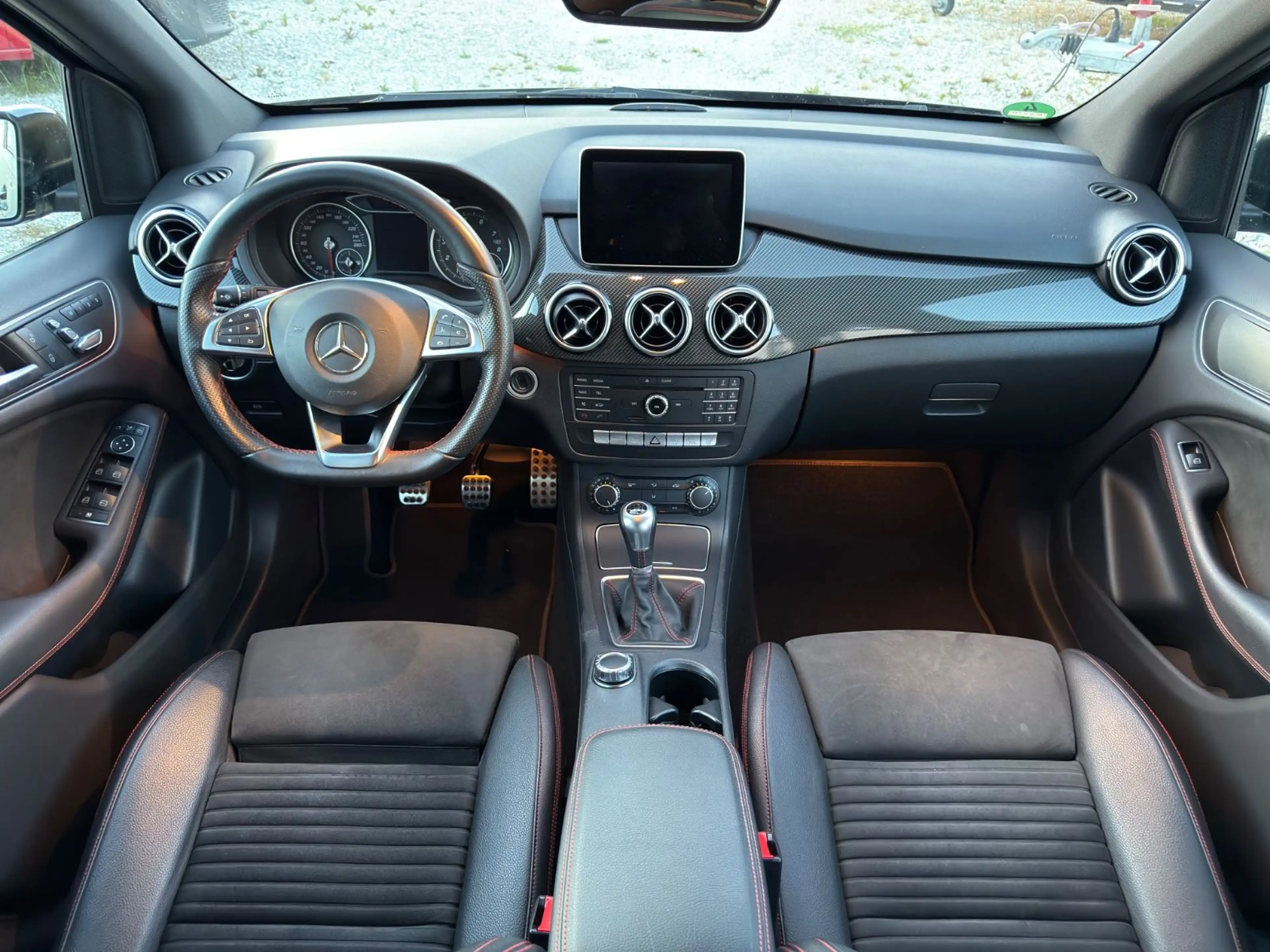 Mercedes-Benz B 200 *Amg-Line*AHK*LED* — photo 8