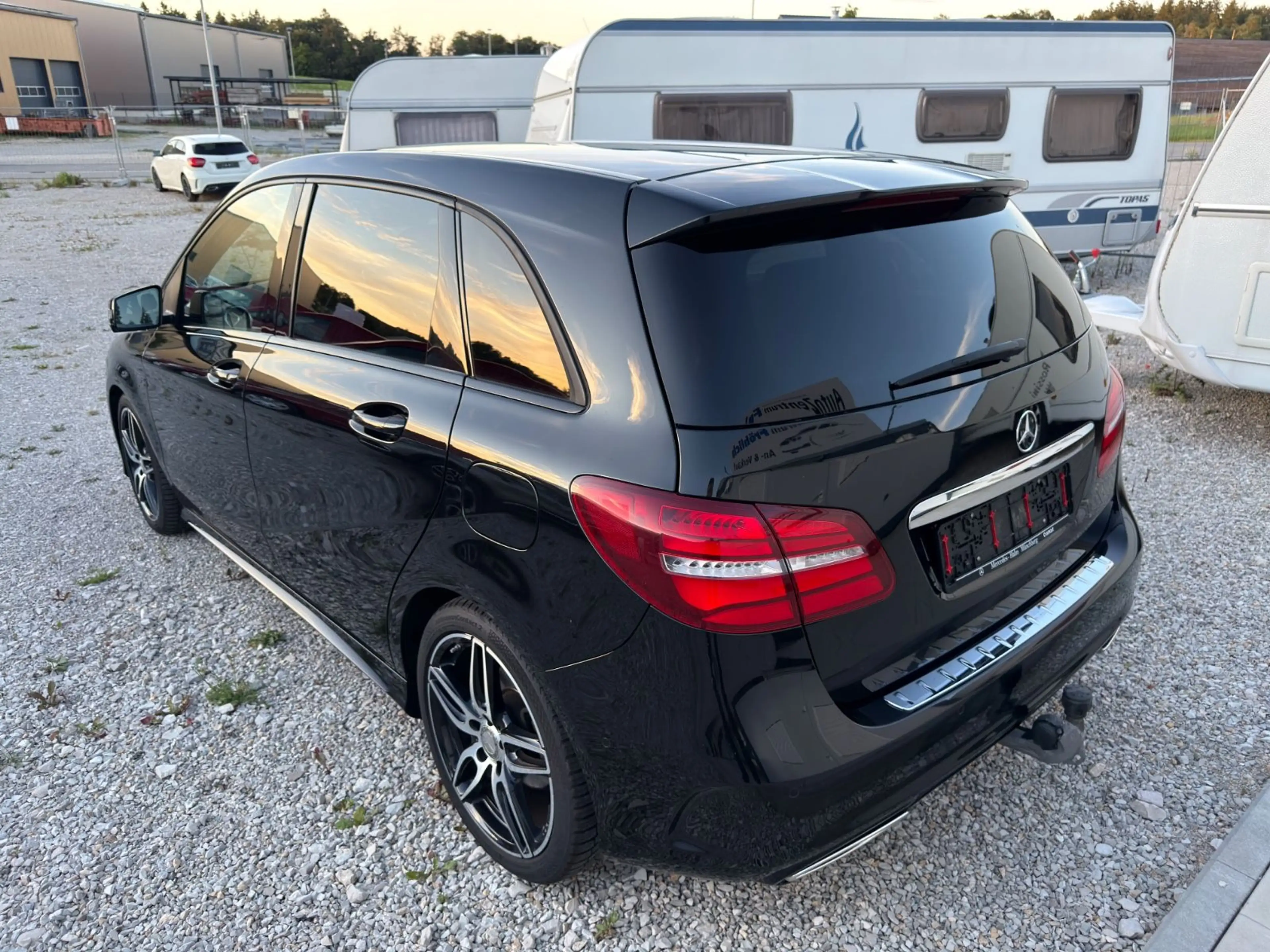 Mercedes-Benz B 200 *Amg-Line*AHK*LED* — photo 4