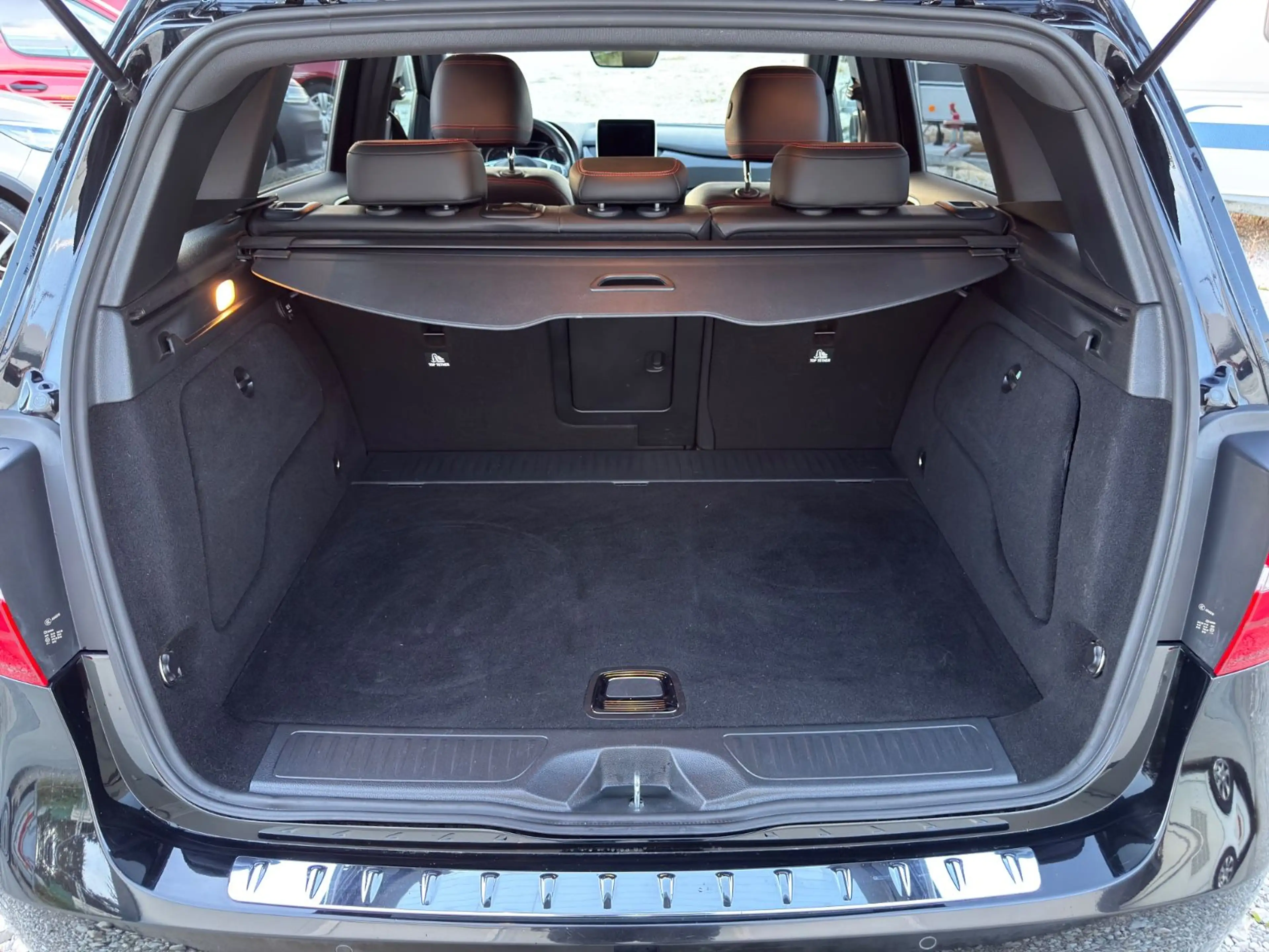 Mercedes-Benz B 200 *Amg-Line*AHK*LED* — photo 5