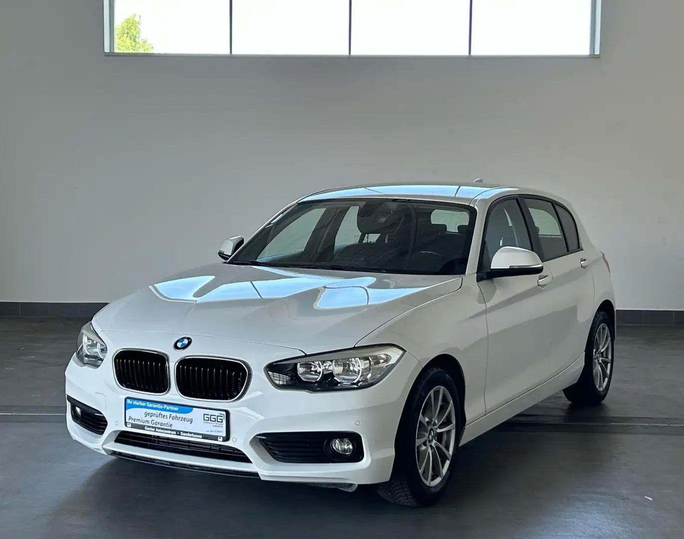 BMW 118 Baureihe 1 Lim. 5-trg. 118 i Advantage+NAVI Weiß - 1