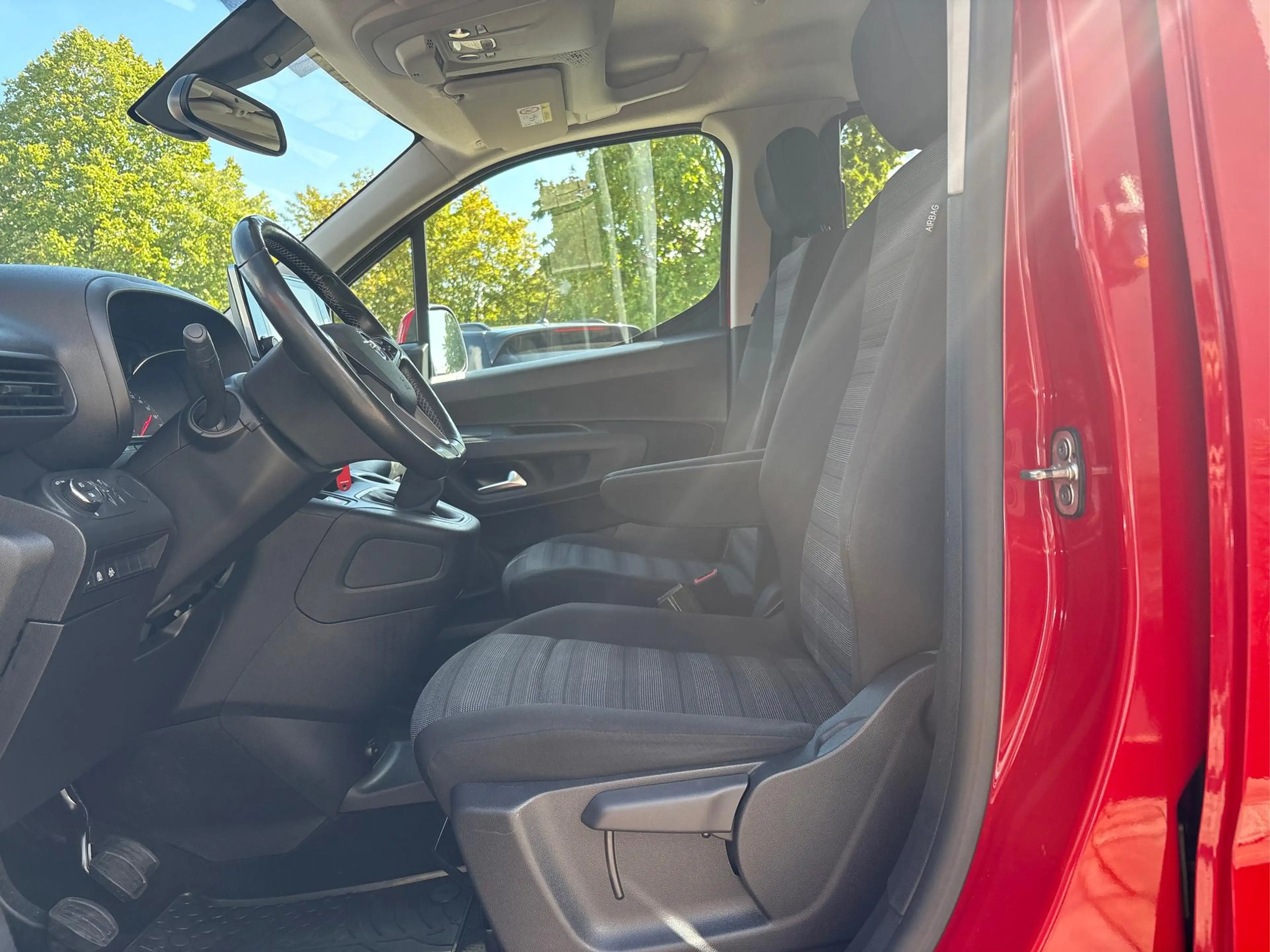 Opel Combo Life 1.5 D Edition 2xSCHIEBETÜREN+ANHÄNGERKUPPLUNG+K... — photo 9