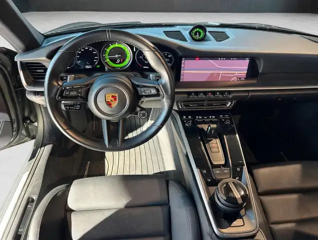 Porsche 911 view 9