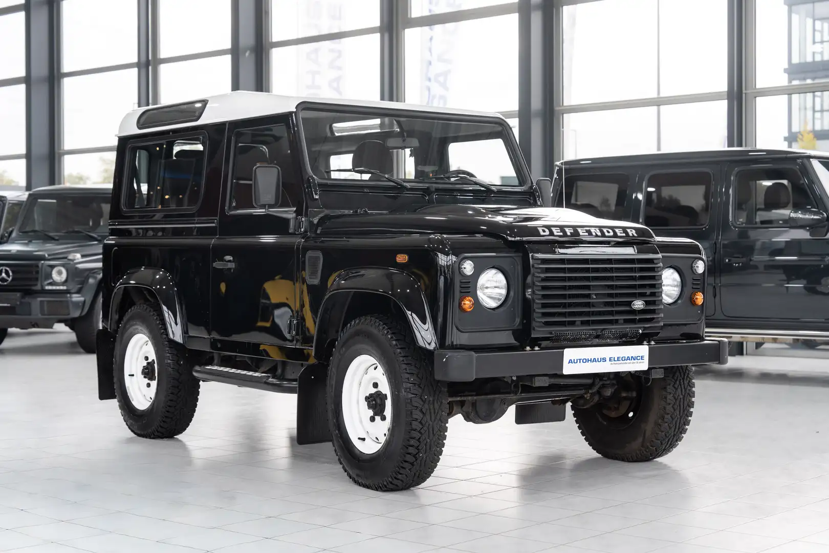 Land Rover Defender 90 E Station Wagon**1.HAND**KLIMA*R16* Zwart - 2