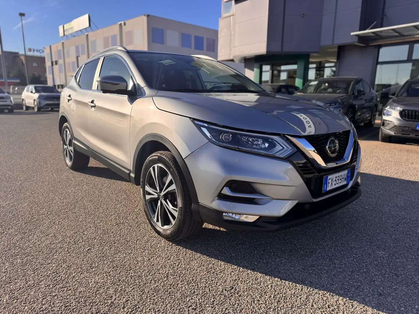 Nissan Qashqai Qashqai 1.3 DIG-T 140 CV N-Connecta Gris - 2