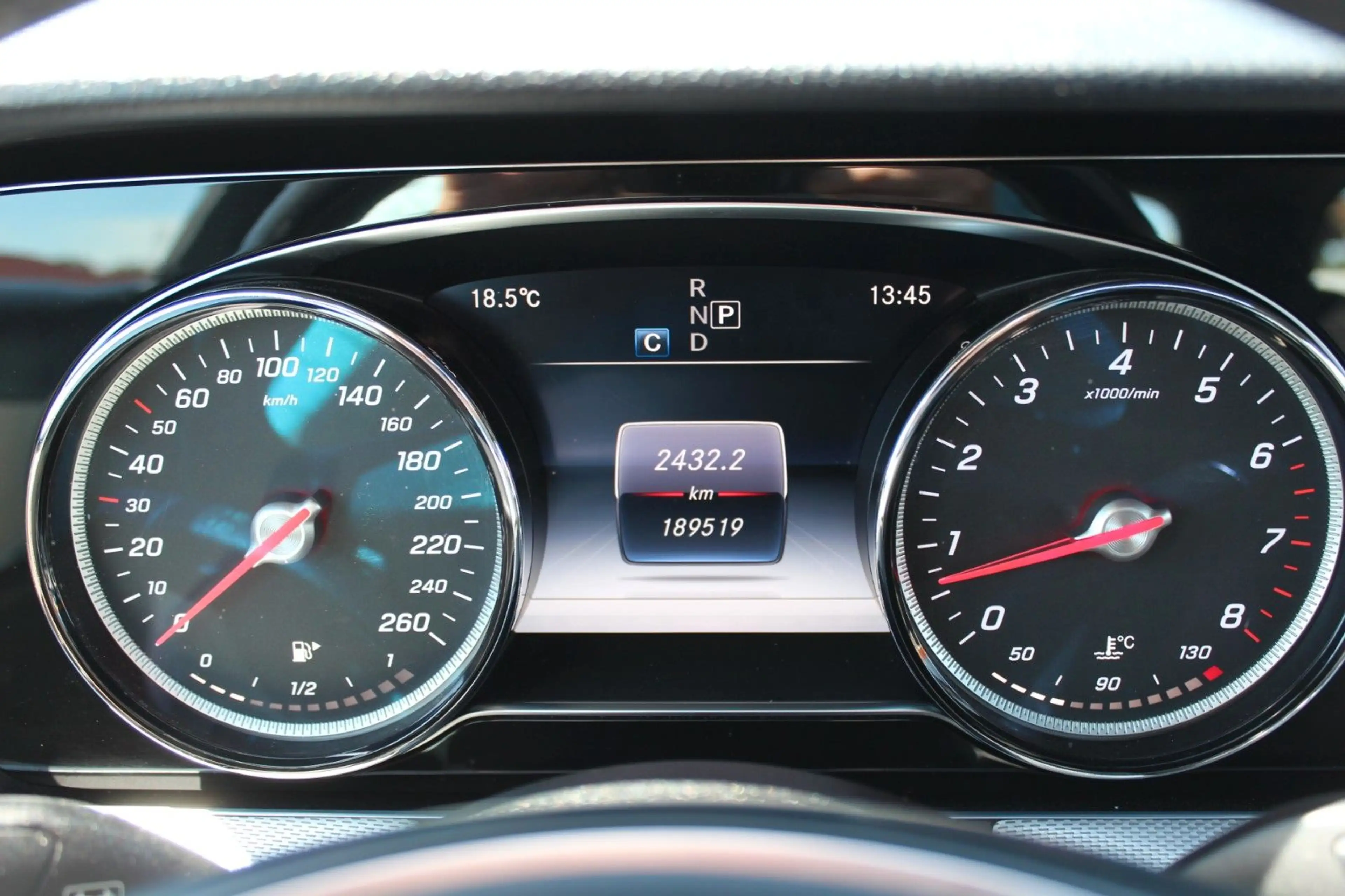Mercedes-Benz E 200 T Navi LED Tempo 360° Kamera SD — photo 13