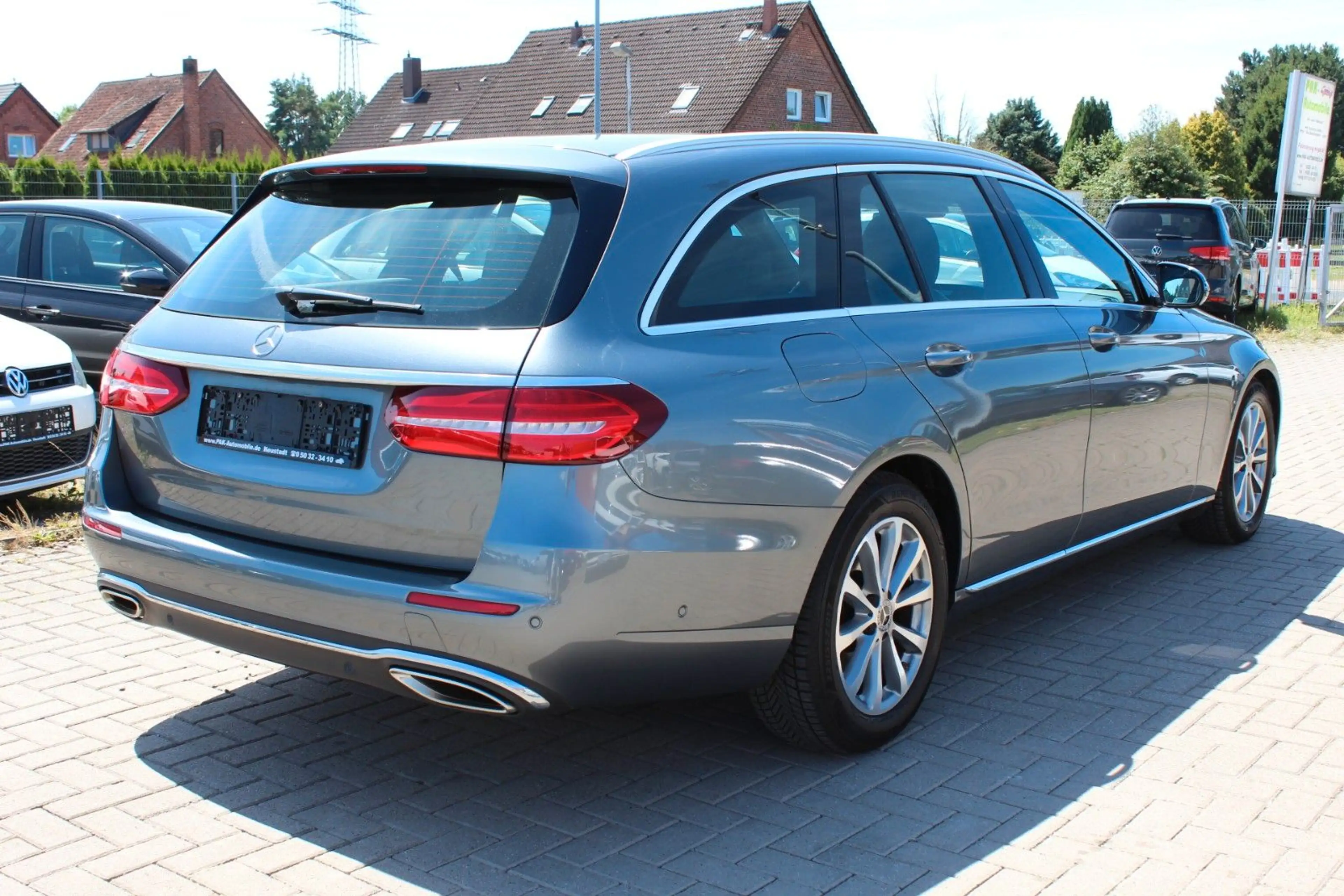 Mercedes-Benz E 200 T Navi LED Tempo 360° Kamera SD — photo 2