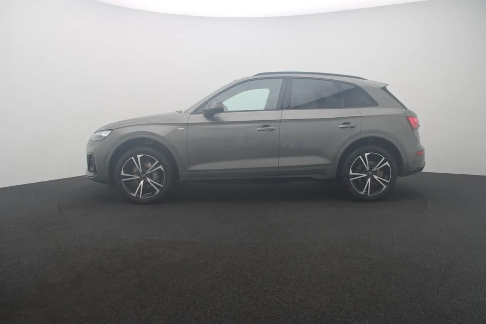 Audi Q5 40 TDI quattro S line Matrix Navi HuD AHK Grau - 2