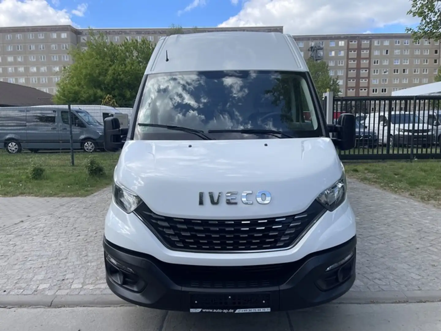 Iveco Daily 35 S 16 Hi-Matic Maxi 1.Hand*Klima Weiß - 2