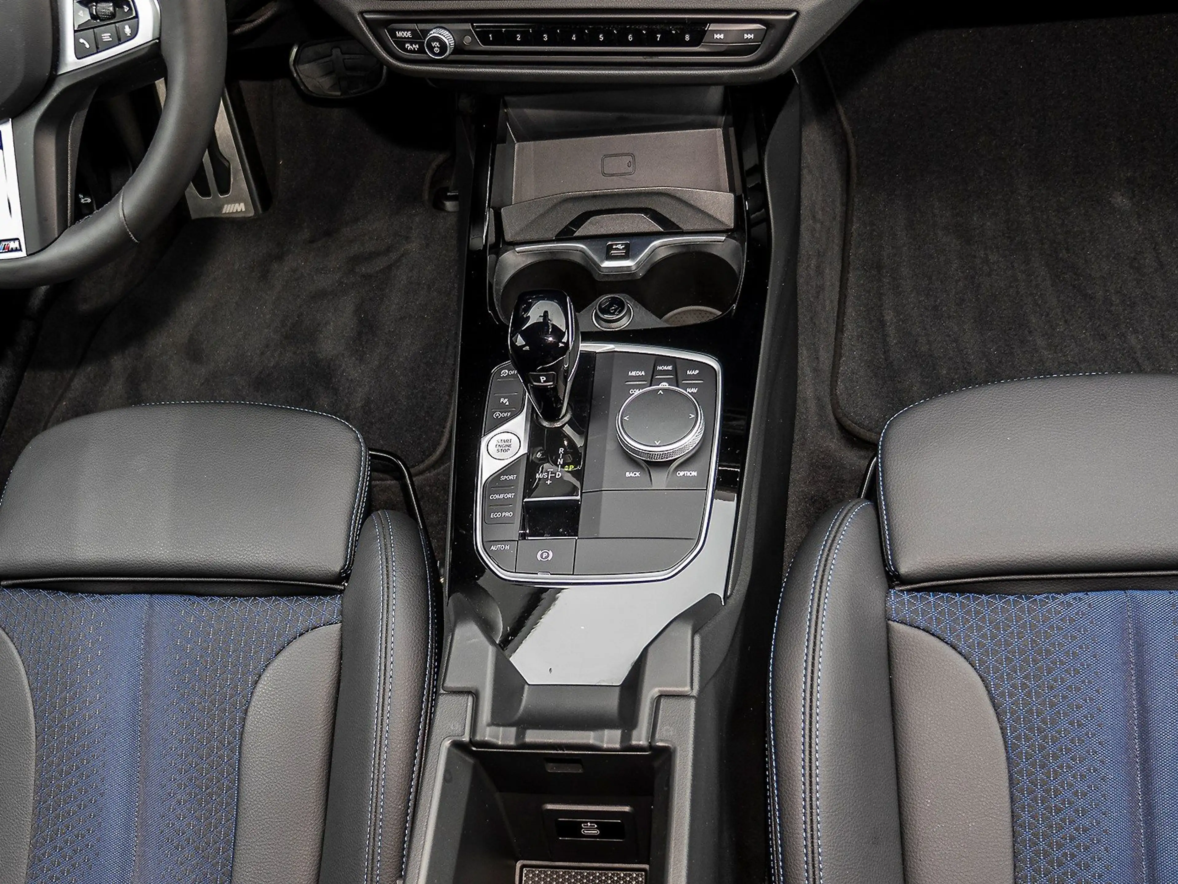 BMW 118 i 5-Tür. M Sportpaket LED Kamera DAB 1VB — photo 9
