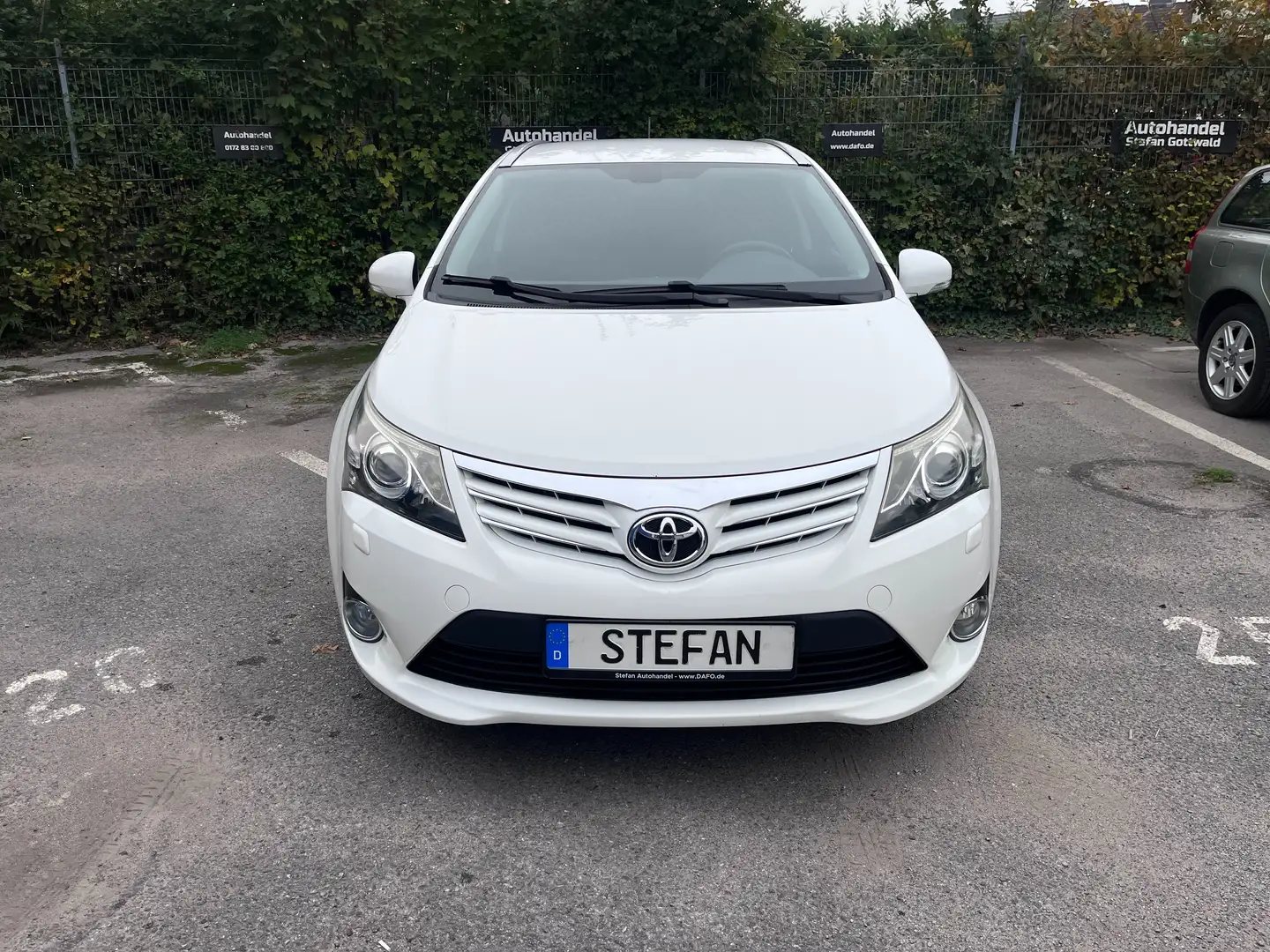 Toyota Avensis Executive 2.0D, Klima, Kamera,Bluetooth,Tüv Neu Weiß - 2