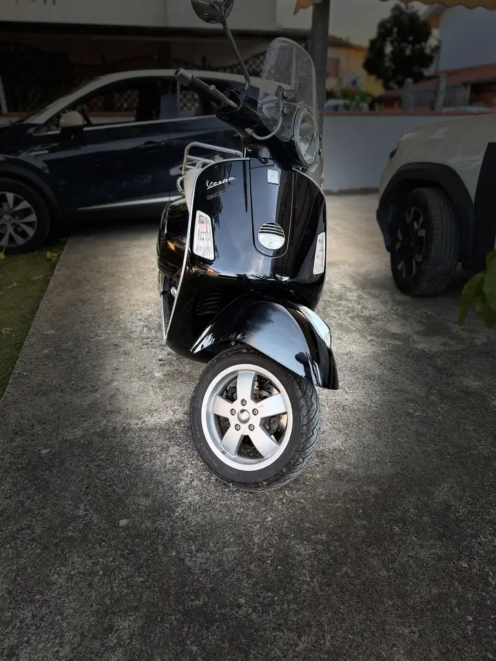 Piaggio GTS 250