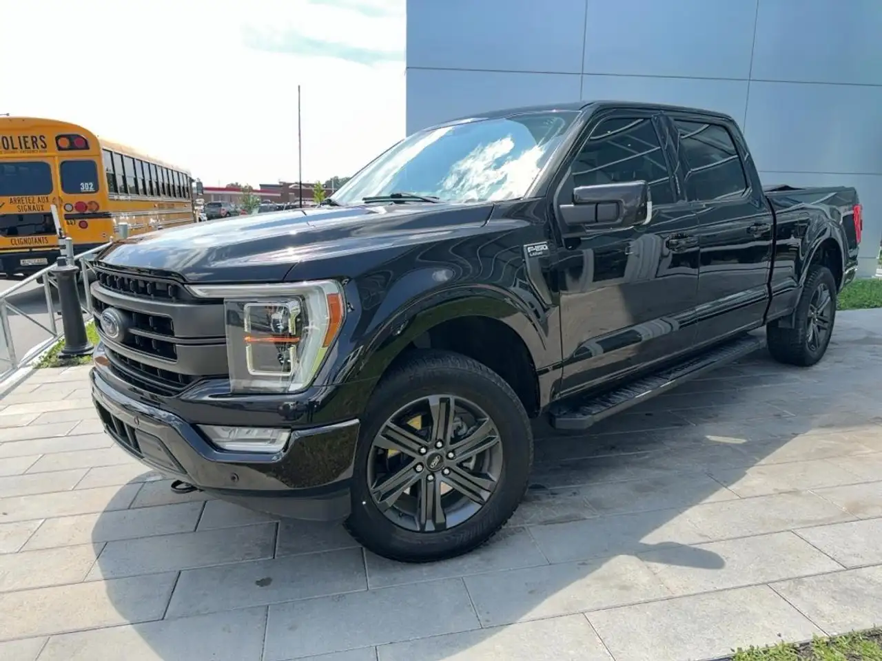 2023 Ford F 150 Lariat — photo 1