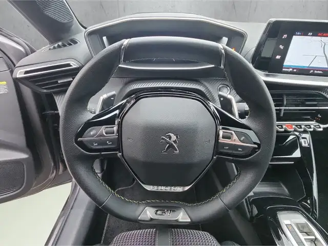 Peugeot 208 view 10