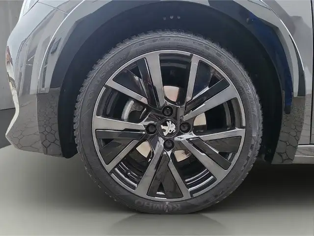 Peugeot 208 view 11