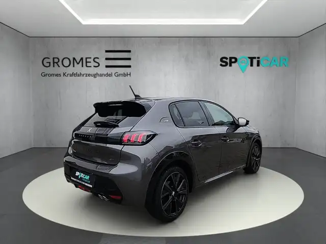 Peugeot 208 view 3