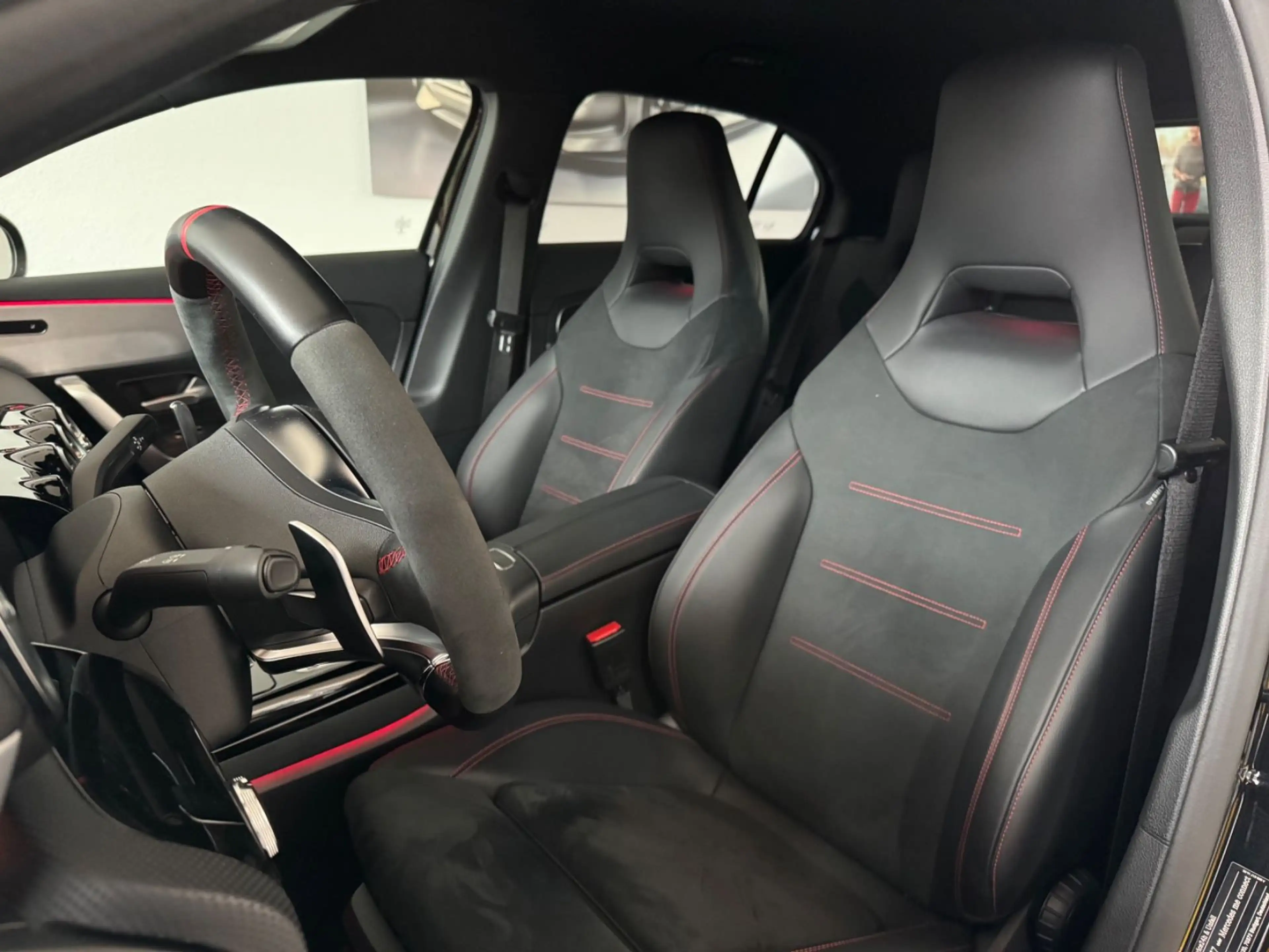 Mercedes-Benz A 35 AMG 4M*BURMESTER*DISTRONIC*360°KAMERA*LED — photo 13