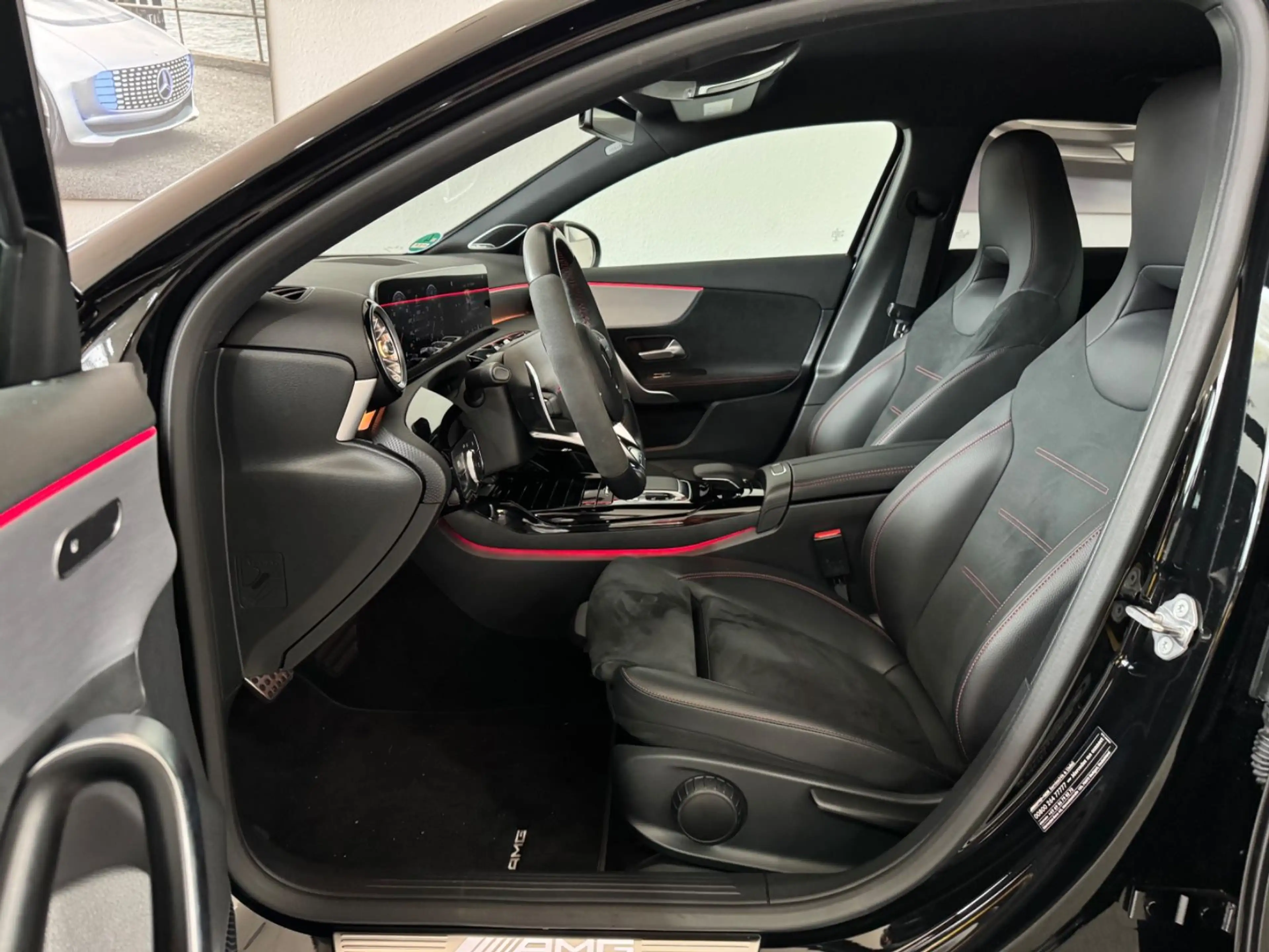 Mercedes-Benz A 35 AMG 4M*BURMESTER*DISTRONIC*360°KAMERA*LED — photo 14