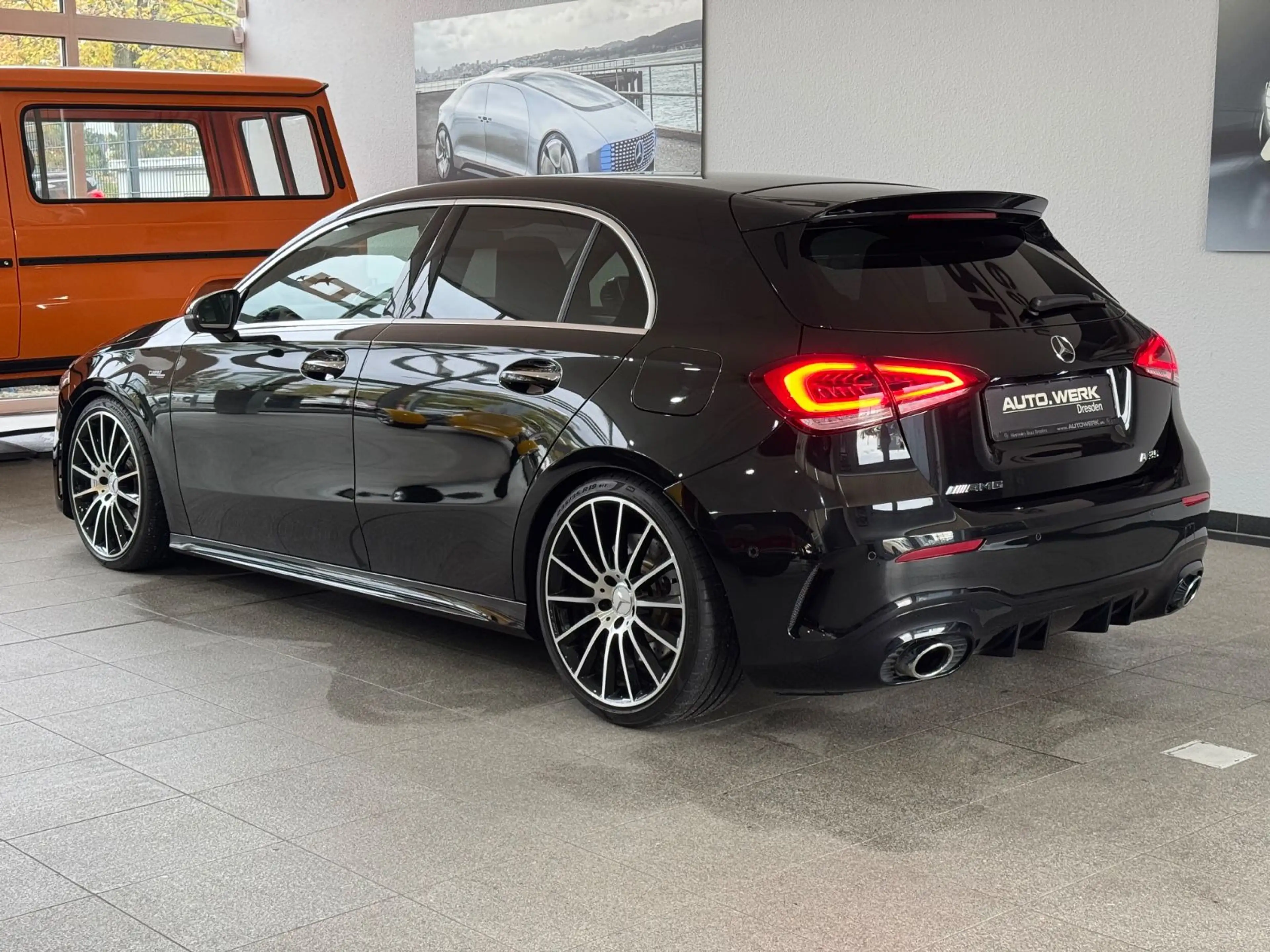 Mercedes-Benz A 35 AMG 4M*BURMESTER*DISTRONIC*360°KAMERA*LED — photo 5