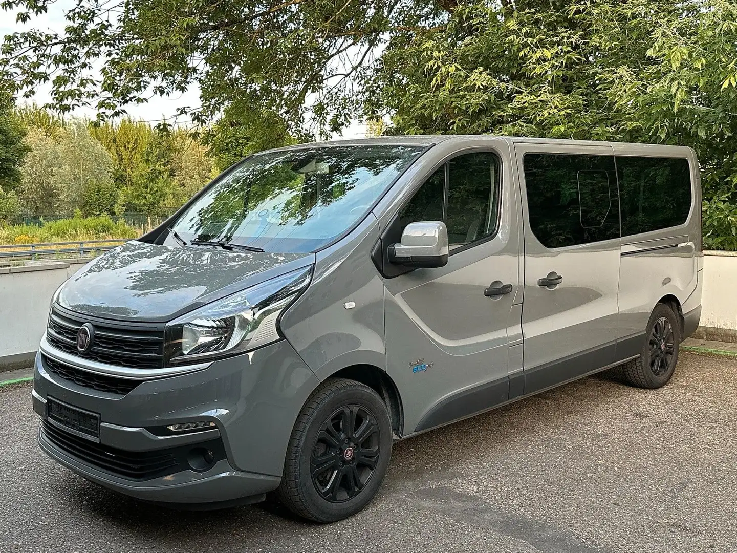 Fiat Talento Kombi L2H1 1,2t Family  *8-Sitzer* Szary - 1