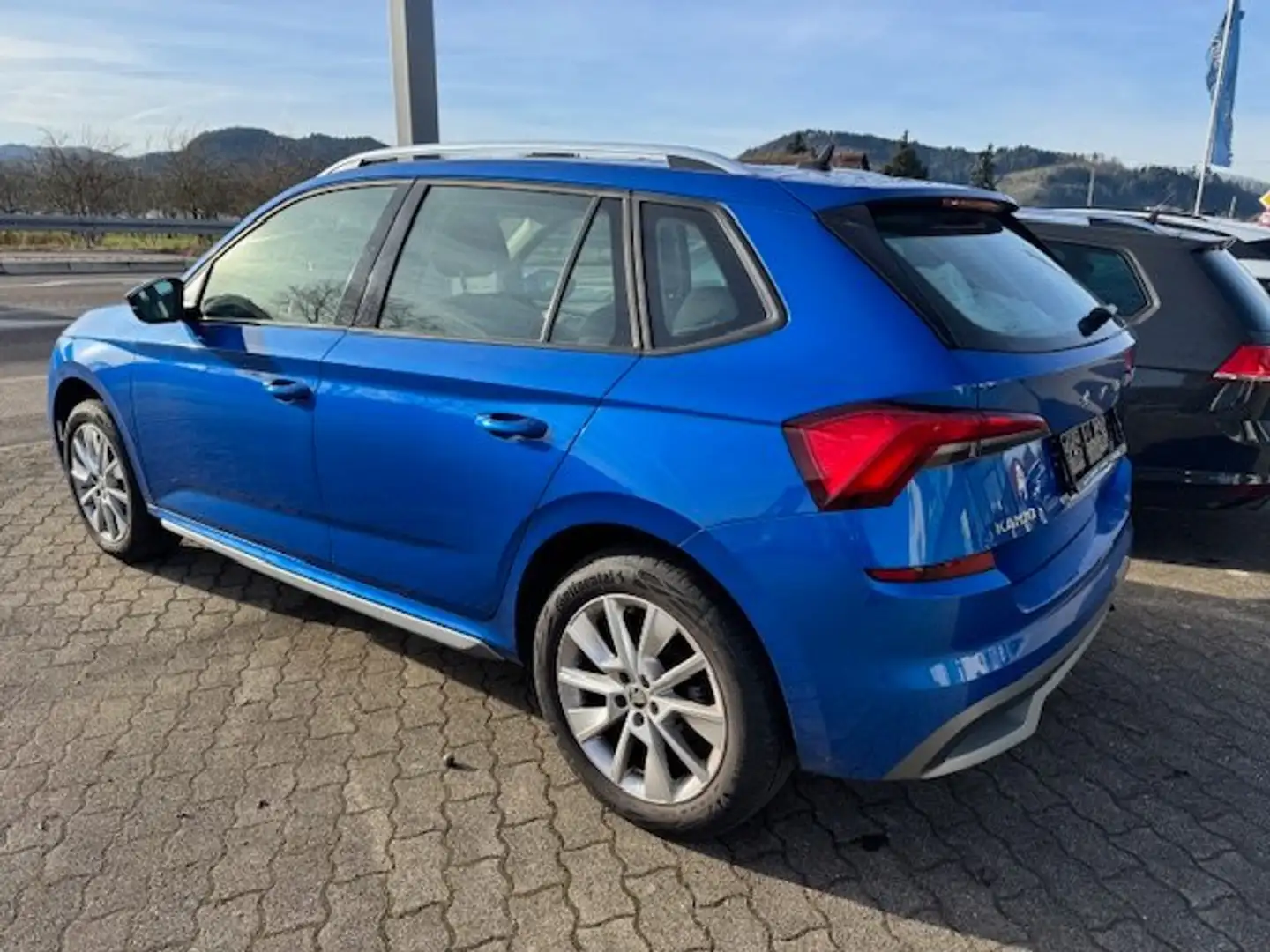 Skoda Kamiq 1.0 TSI DSG-Automatik Style Blau - 2