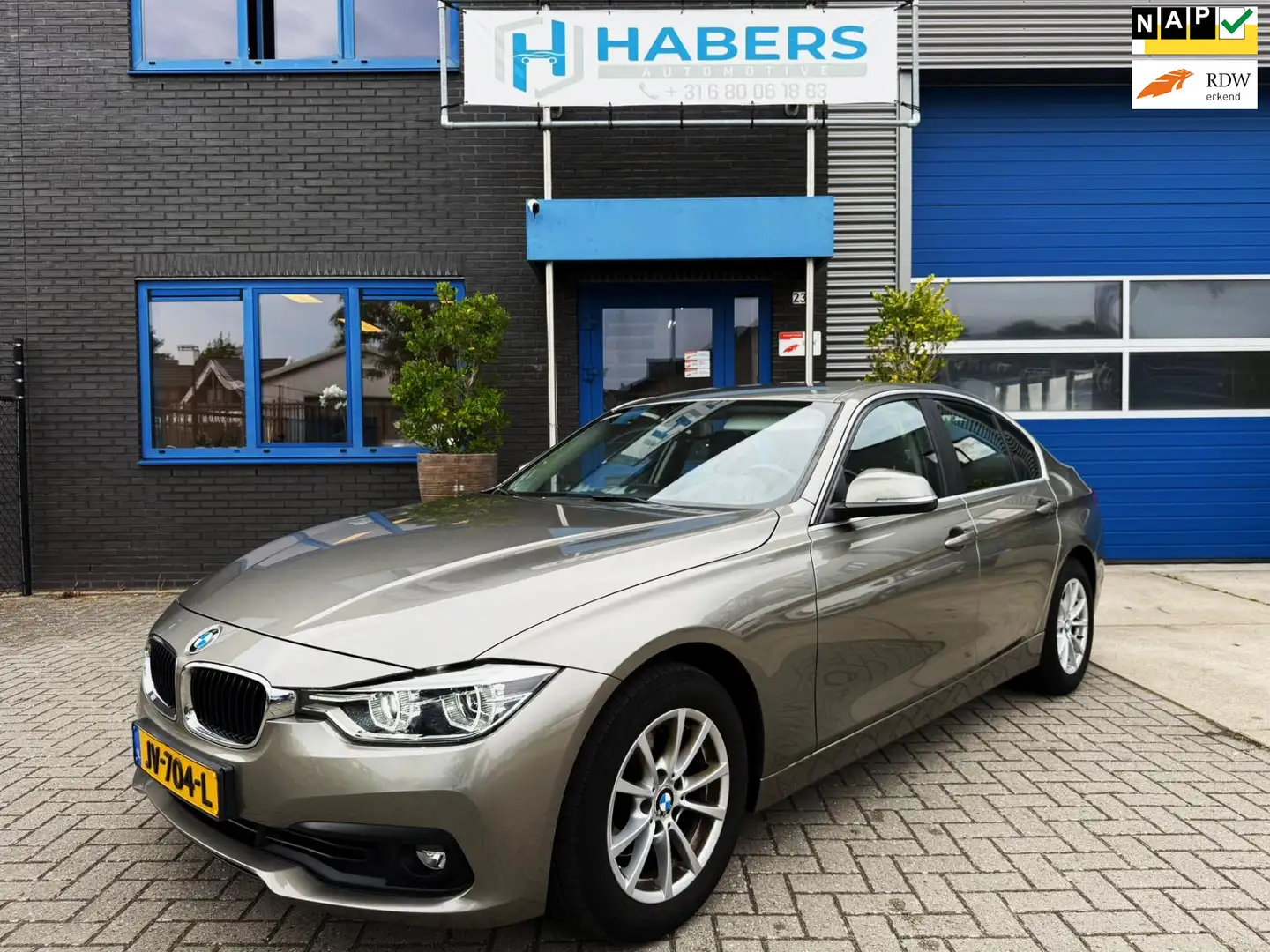 BMW 320 3-serie 320i Centennial Executive 184PK|Origineel Grijs - 1