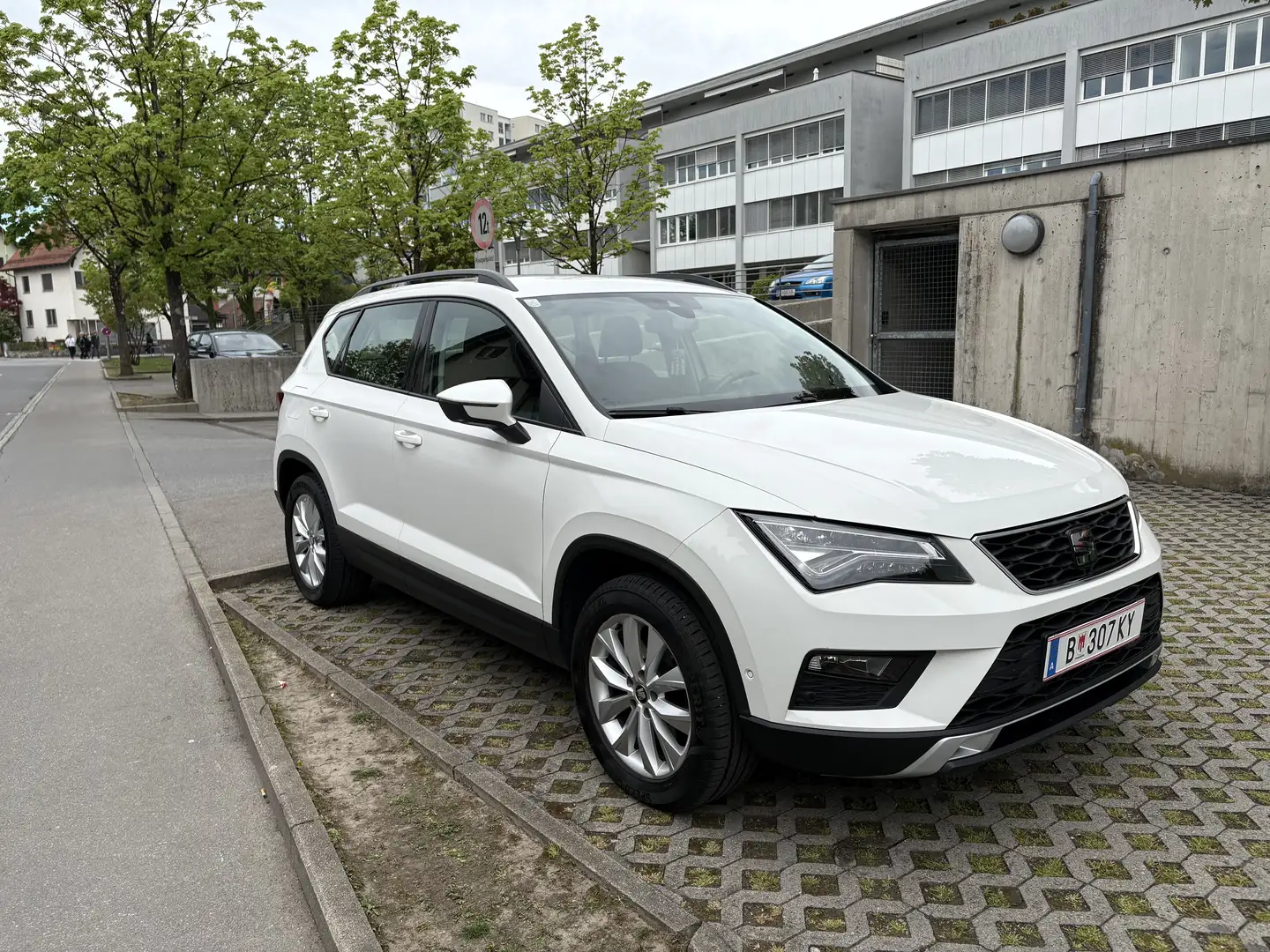 SEAT Ateca 2,0 Style 4WD TDI Weiß - 1