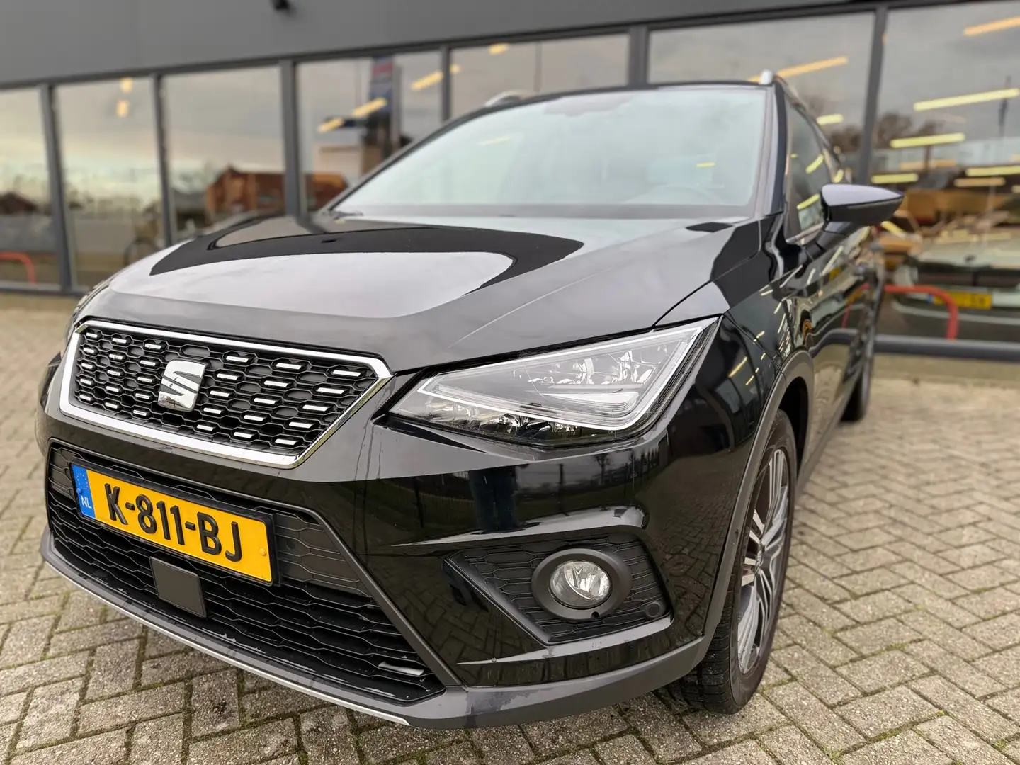 SEAT Arona 1.0 TSI Xcellence Business Intense Schwarz - 1