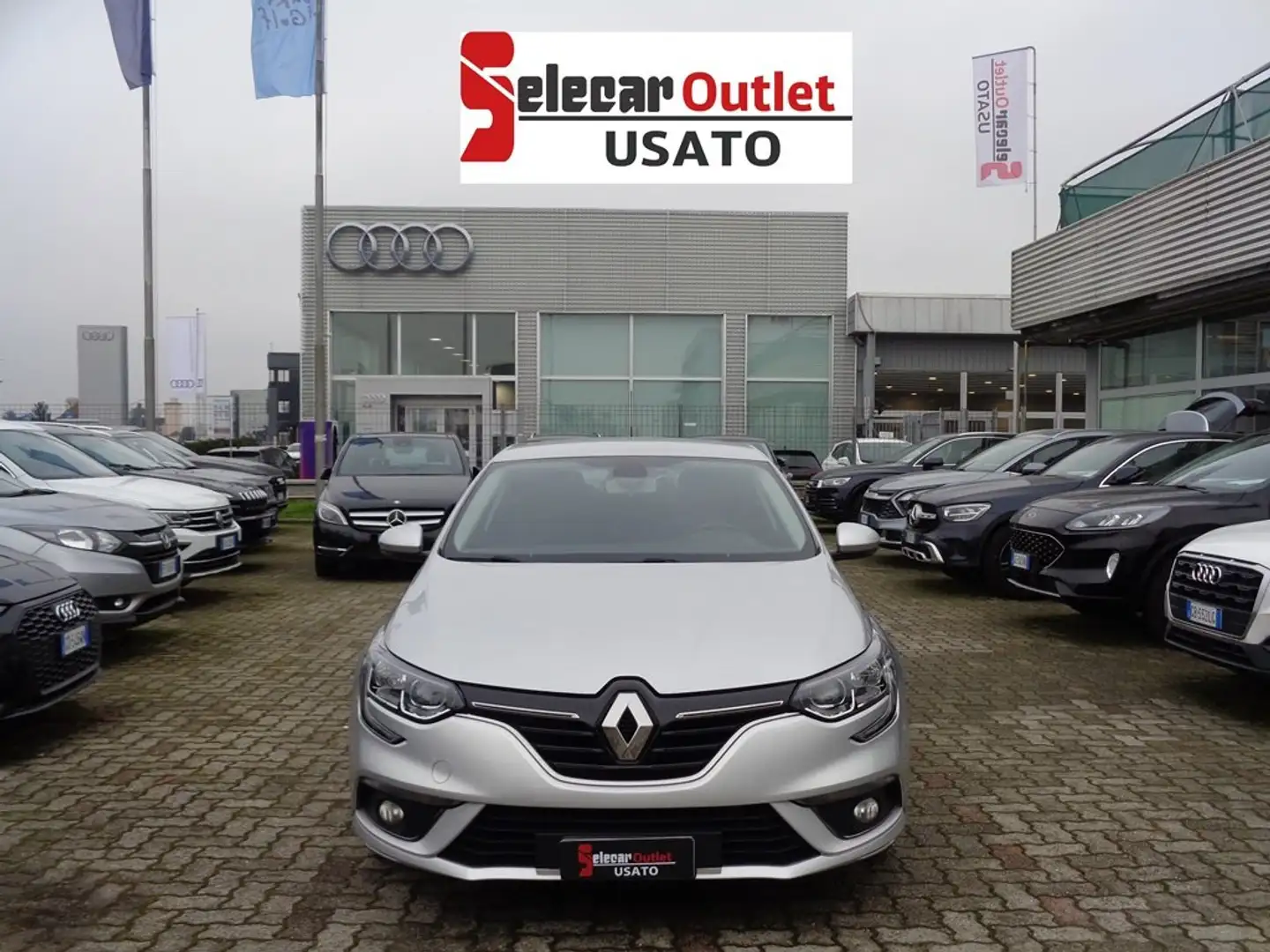 Renault Megane 1.5 blue dCi 115CV Business Zilver - 2