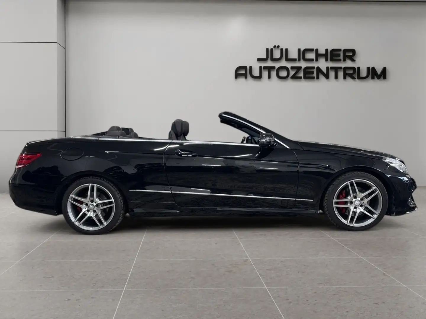 Mercedes-Benz E 400 Cabrio Aut Amg Sport, Inspektion Neu Schwarz - 2