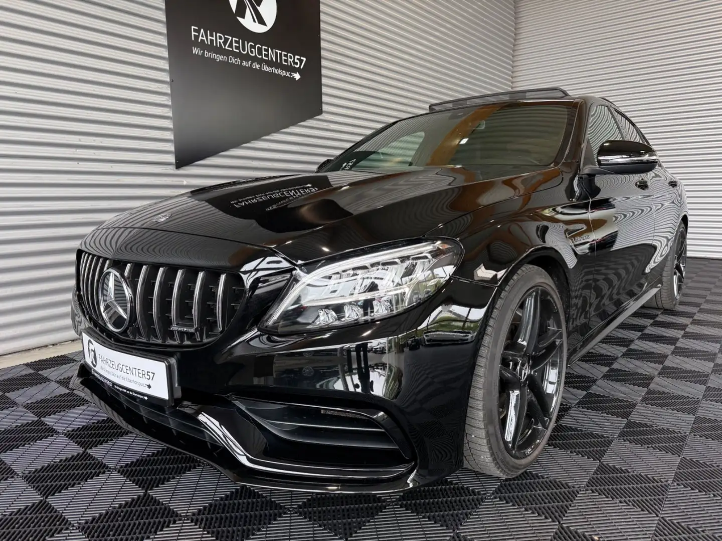 Mercedes-Benz C 63 AMG /BURMESTER/CARPLAY/PANO/RÜCKFAHRKAMERA Чёрный - 2