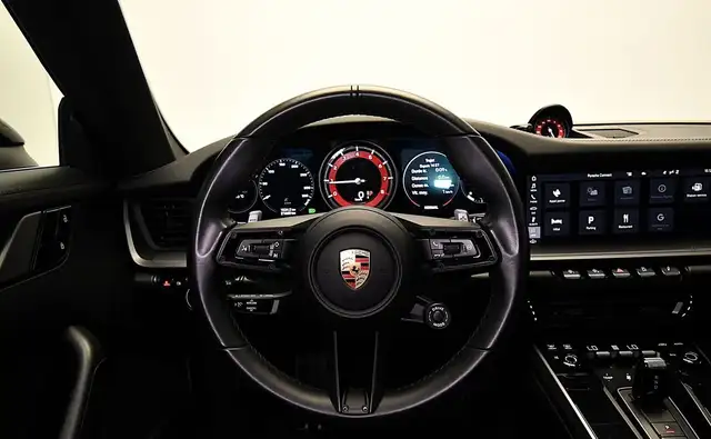 Porsche 911 view 12