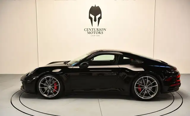 Porsche 911 view 6
