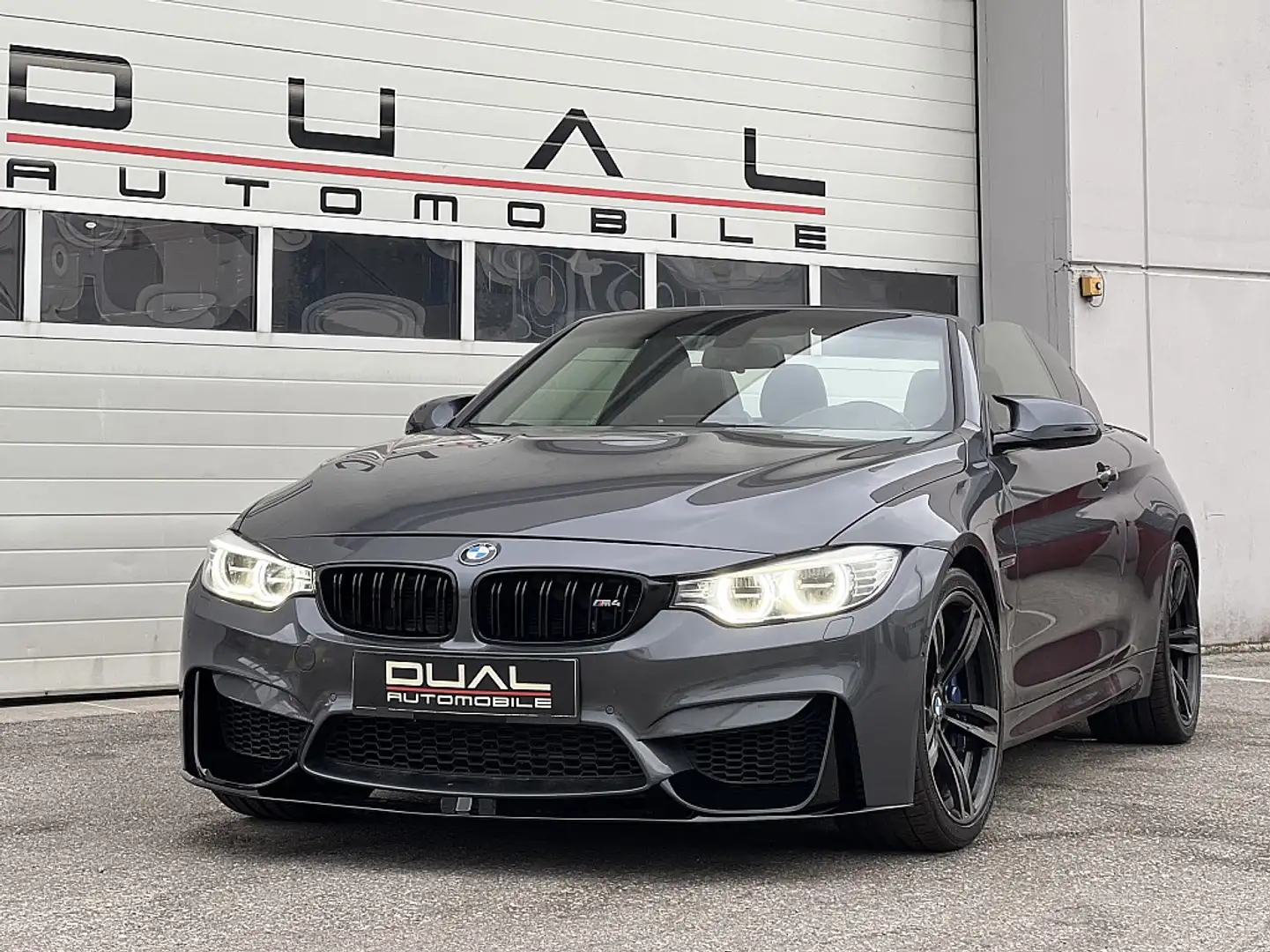 BMW M4 Cabrio M-DKG Aut. (F83)|LED|OLED|KEYLESS|NAVI Grau - 1