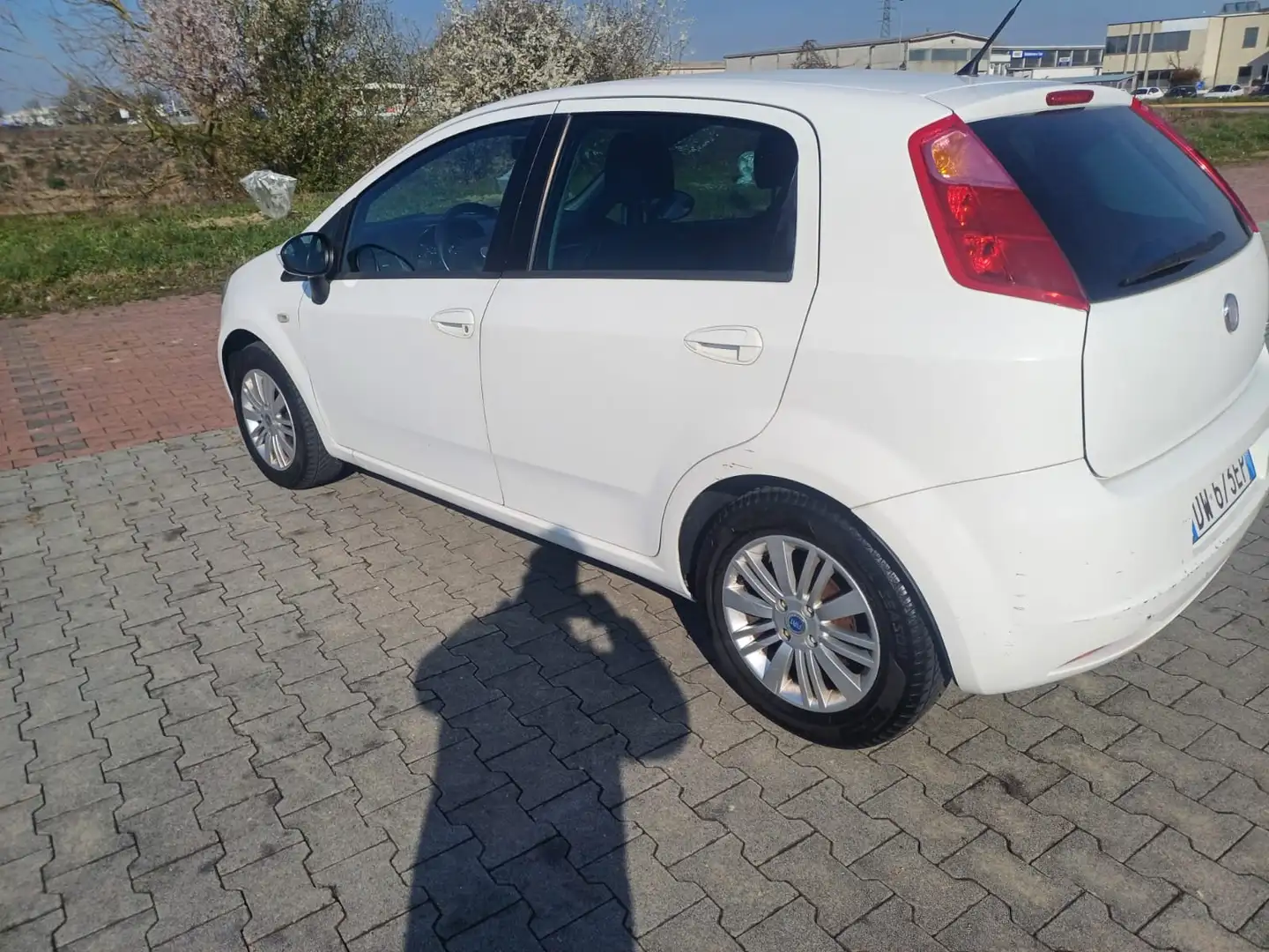 Fiat Grande Punto 5p 1.3 mjt 16v Dynamic c/esp 75cv Bianco - 1
