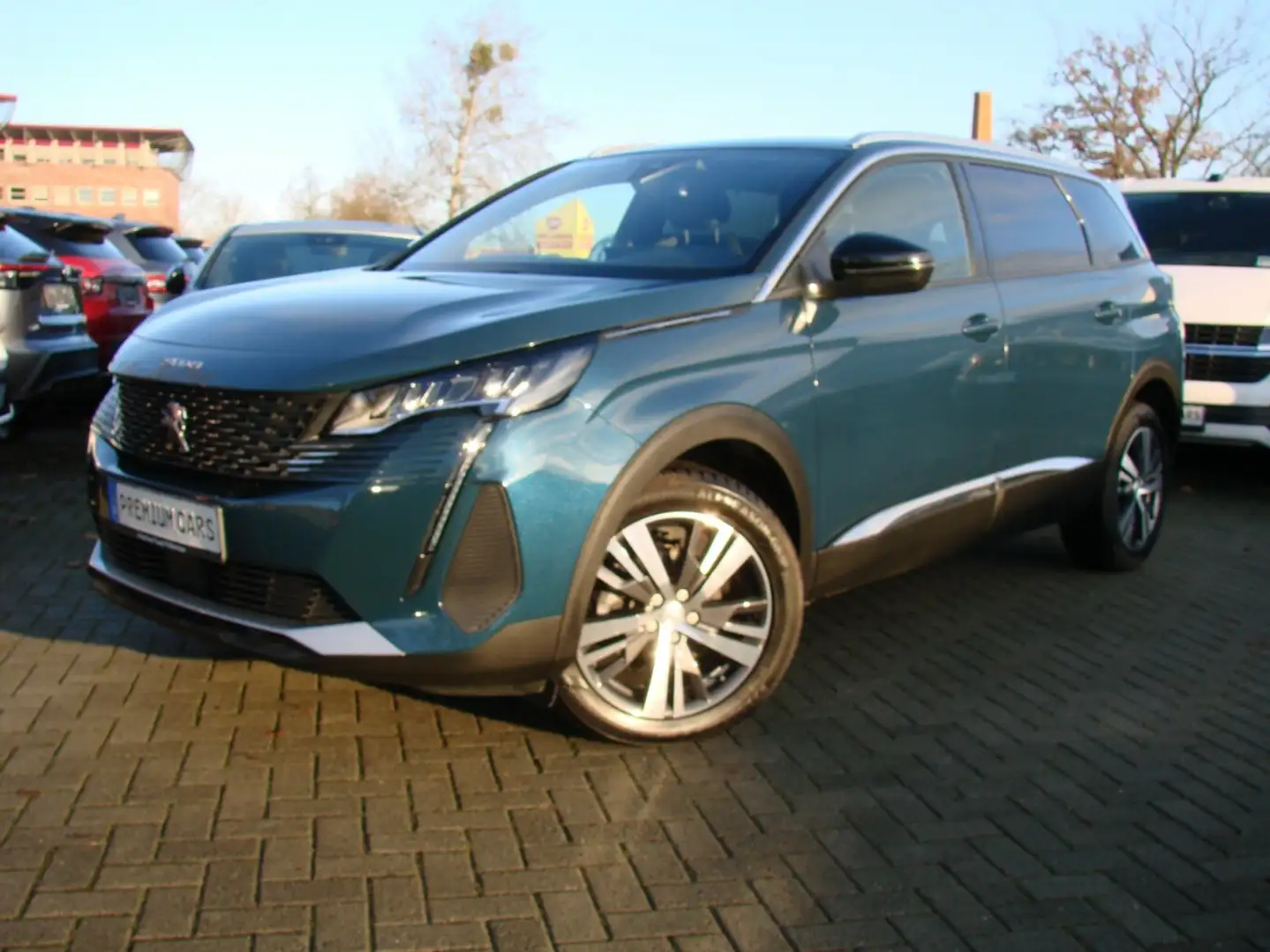 Peugeot 5008 1.2 PureTech 130 Allure Blau - 2